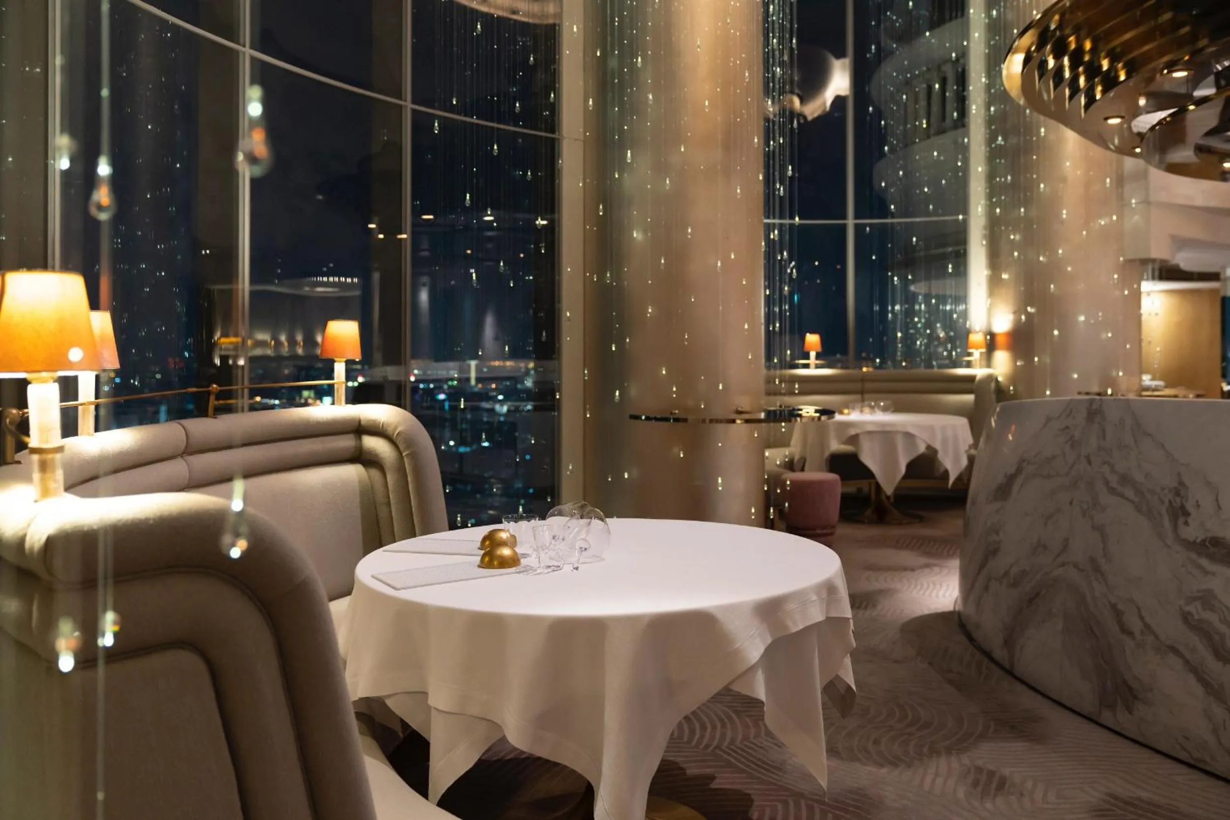 Restaurant/places to eat in lebua at State Tower