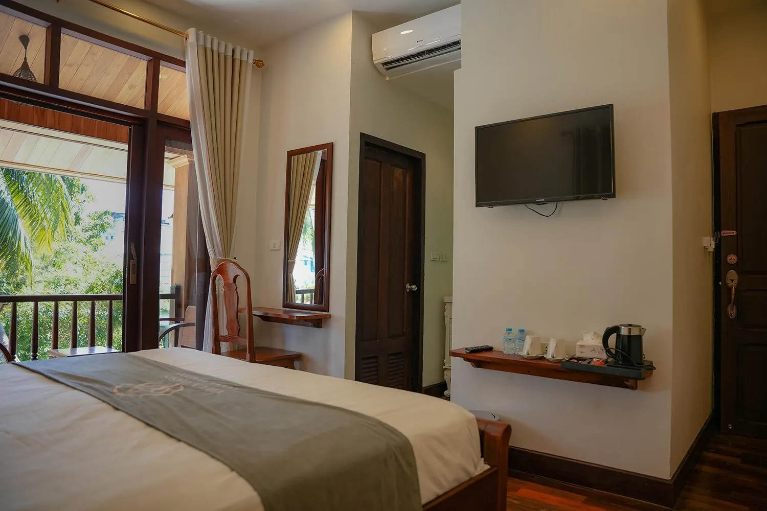 TV and multimedia, Bed in Villa Oasis