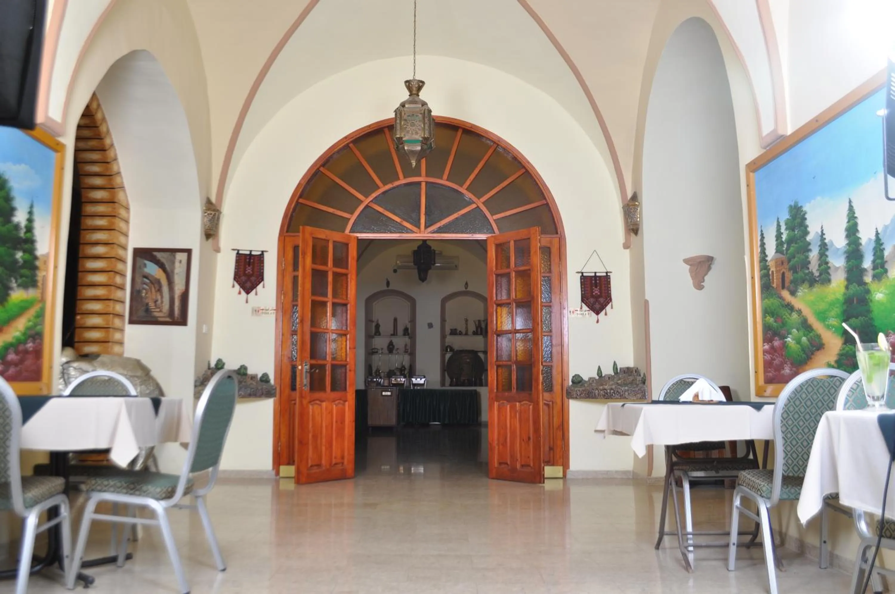 Lounge or bar in Azzahra Boutique Hotel & Restaurant - Jerusalem