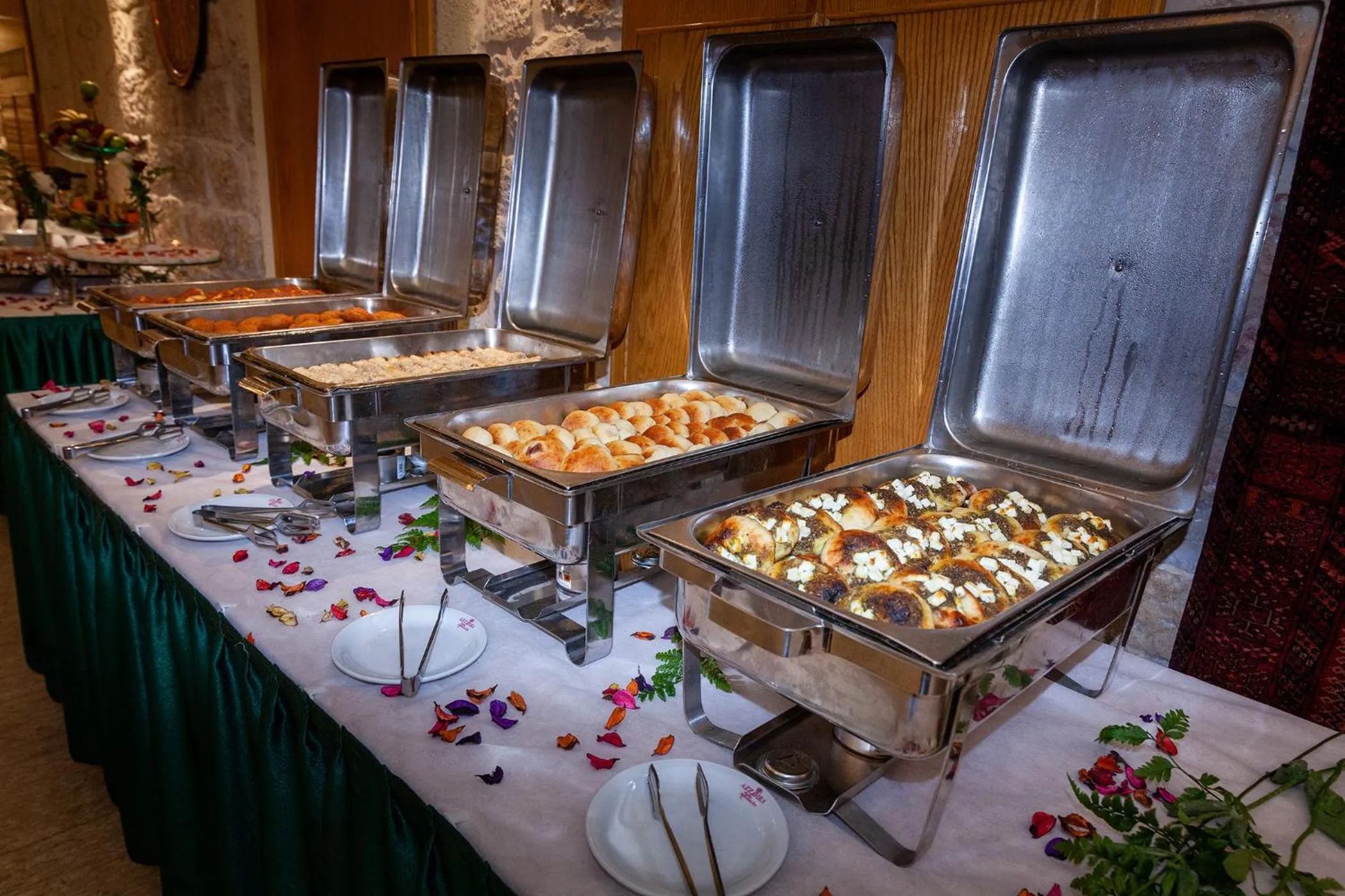 Food and drinks in Azzahra Boutique Hotel & Restaurant - Jerusalem