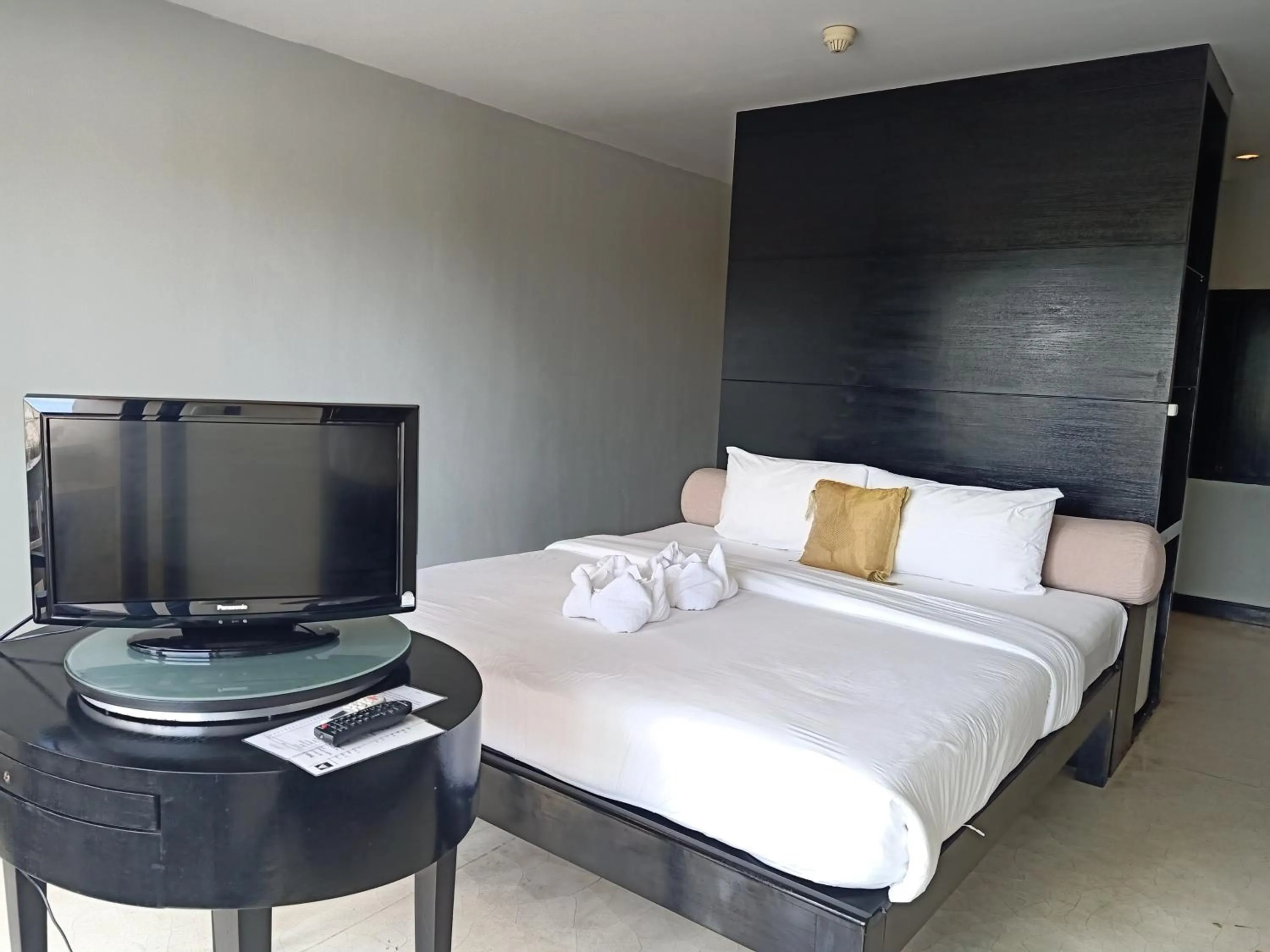 Bed in Amarin Samui Hotel - SHA Plus Certified