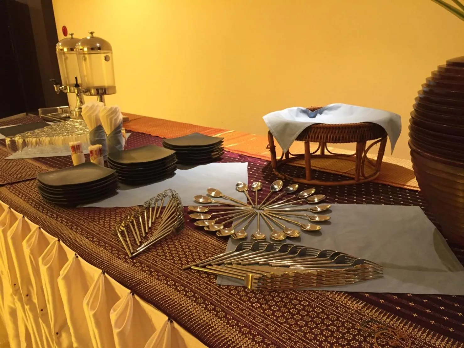 Food and drinks in Amarin Samui Hotel - SHA Plus Certified