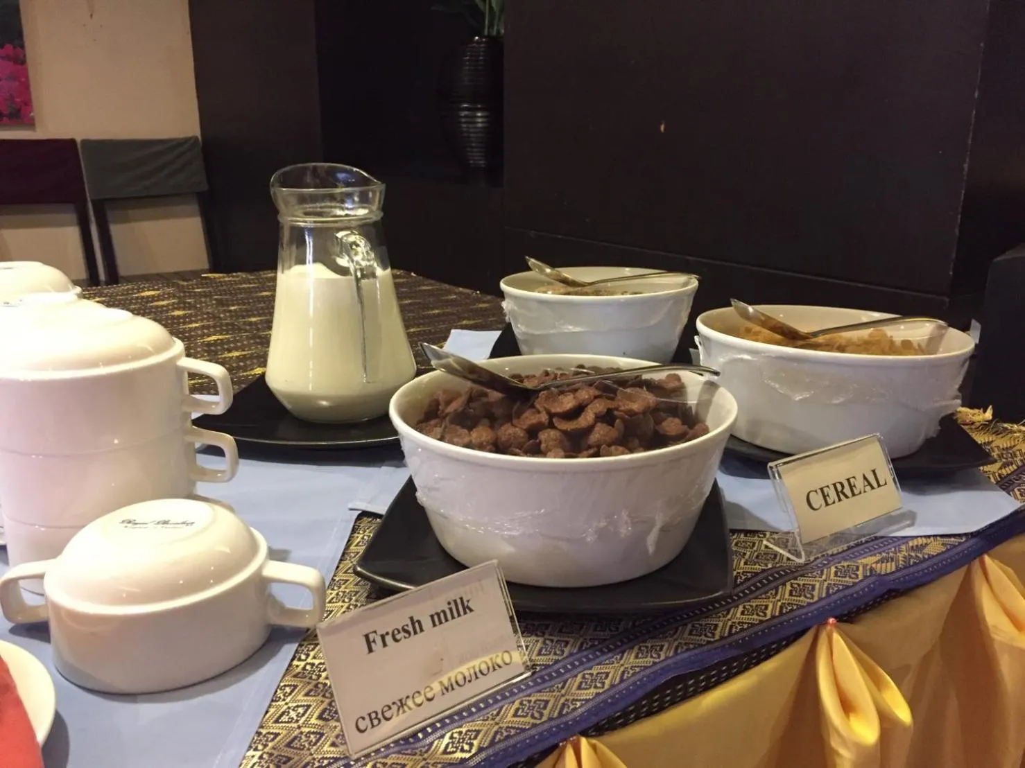 Food and drinks in Amarin Samui Hotel - SHA Plus Certified