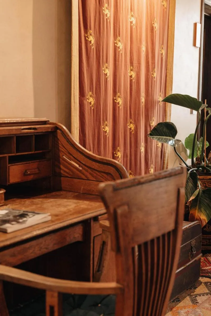 Seating area in Novecento - By Romanelli Family