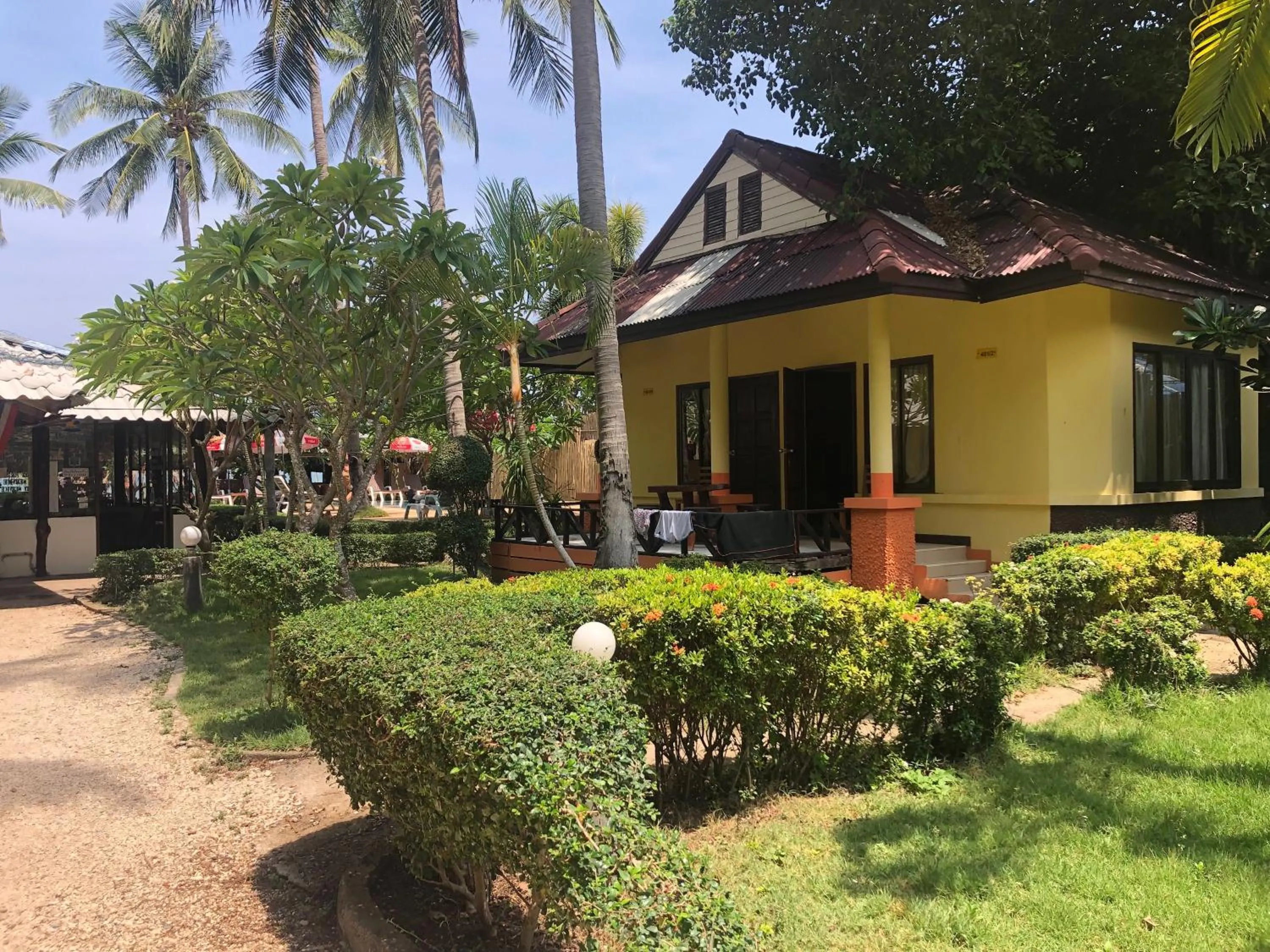 Moonwalk Lanta Resort