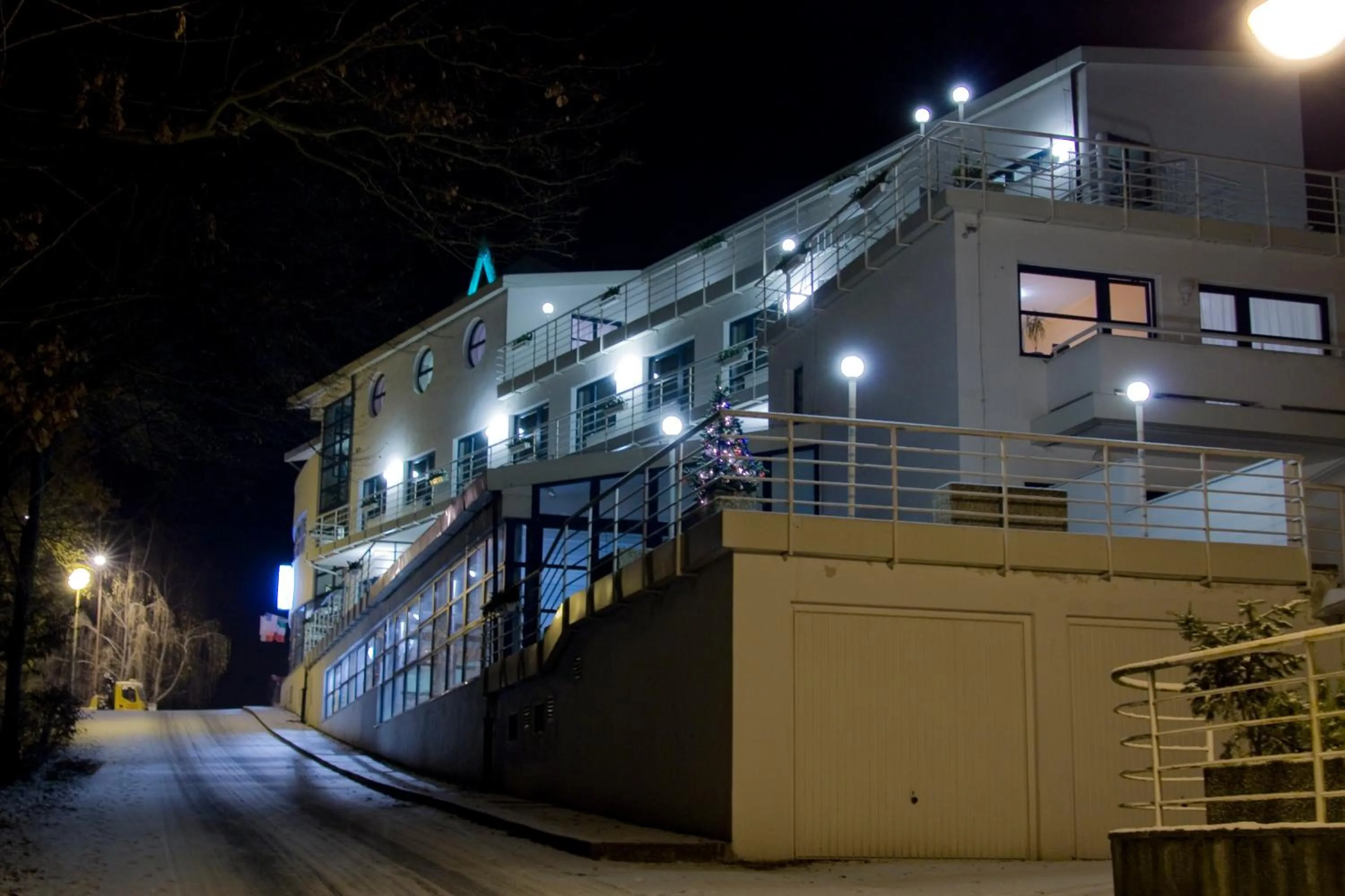 Property building in Interhotel America