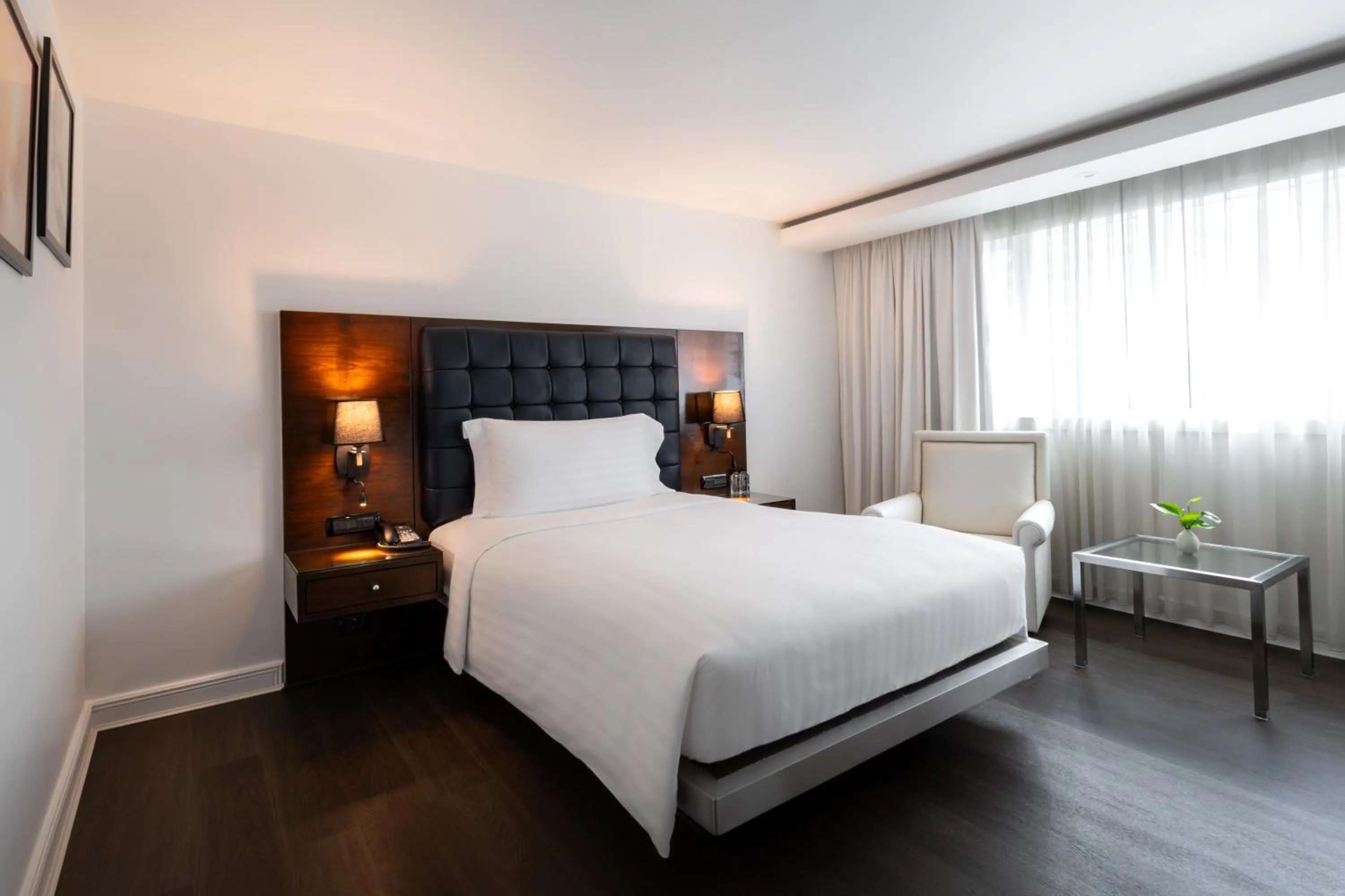 Bedroom, Bed in Night Hotel Bangkok - Sukhumvit 15