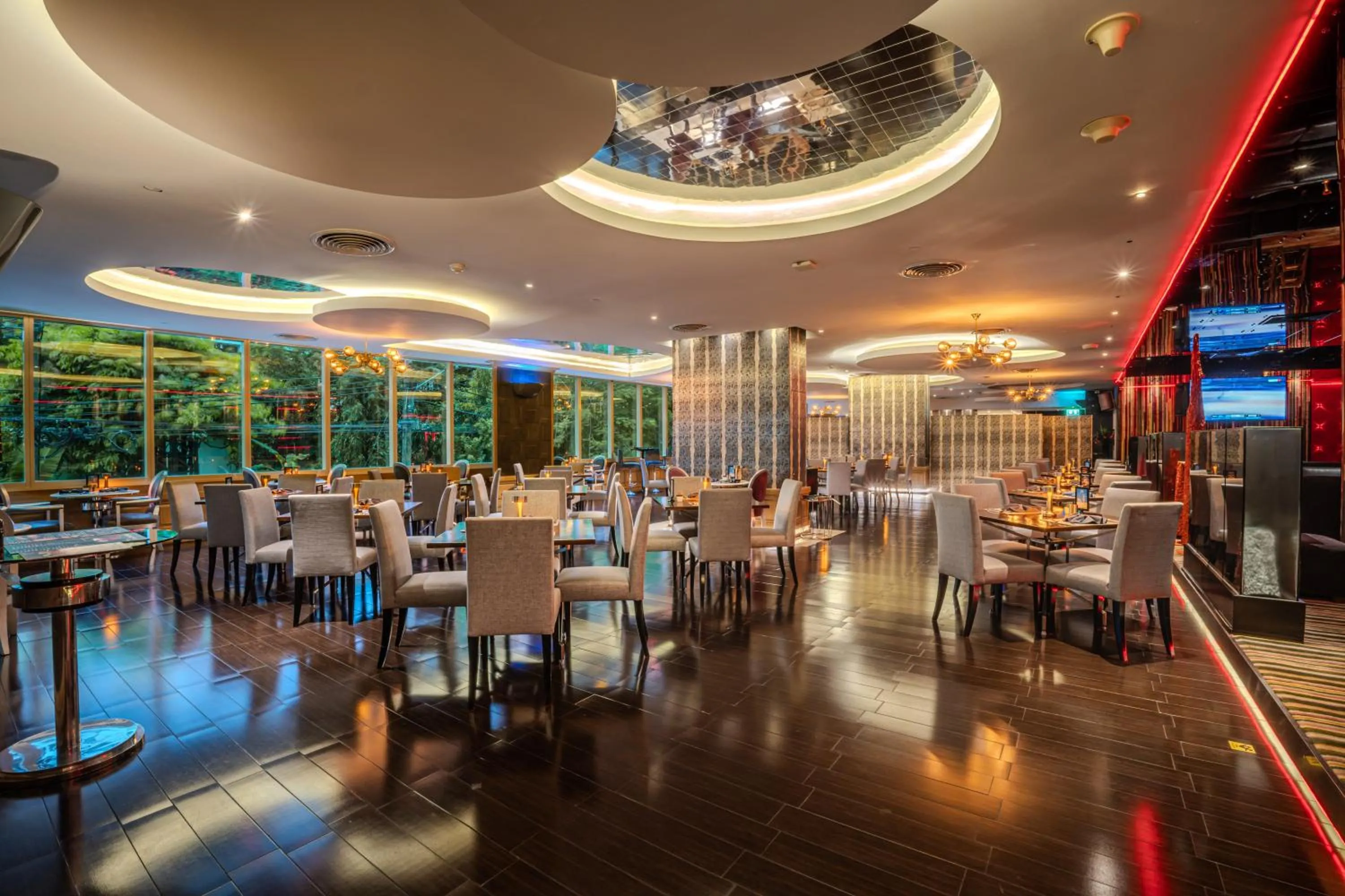 Restaurant/places to eat in Night Hotel Bangkok - Sukhumvit 15