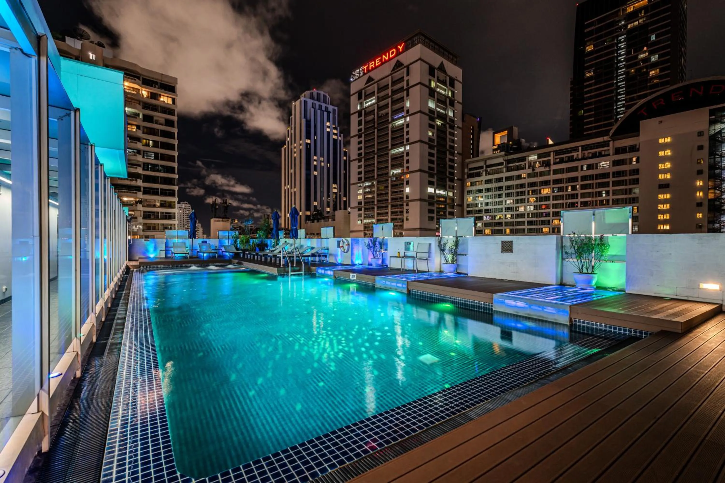 Swimming pool in Night Hotel Bangkok - Sukhumvit 15
