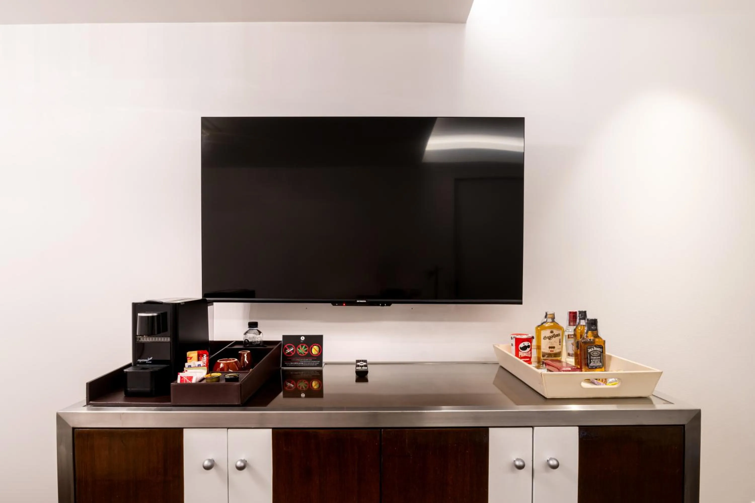 TV and multimedia in Night Hotel Bangkok - Sukhumvit 15