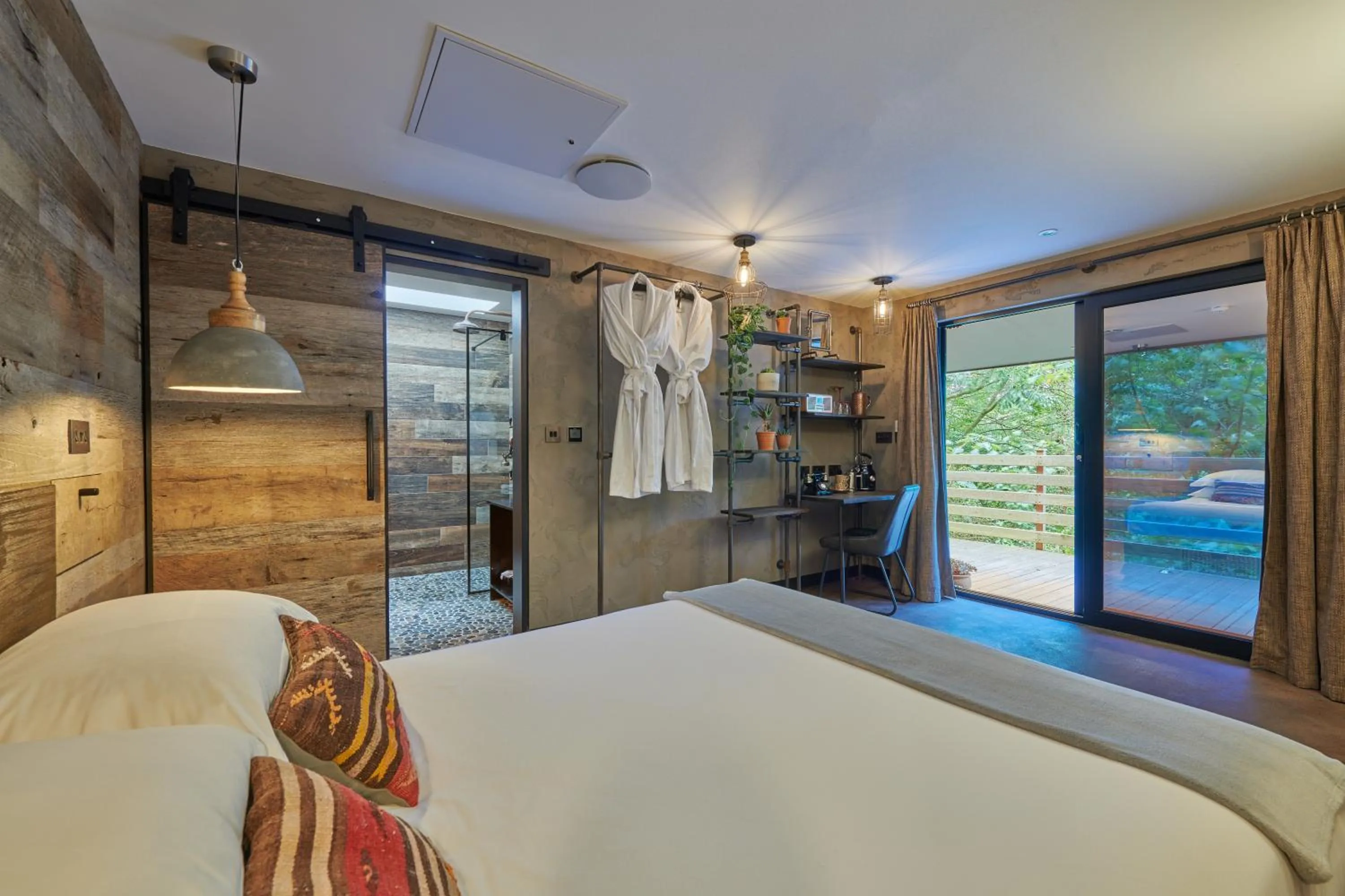 Bed in Fermain Valley Hotel