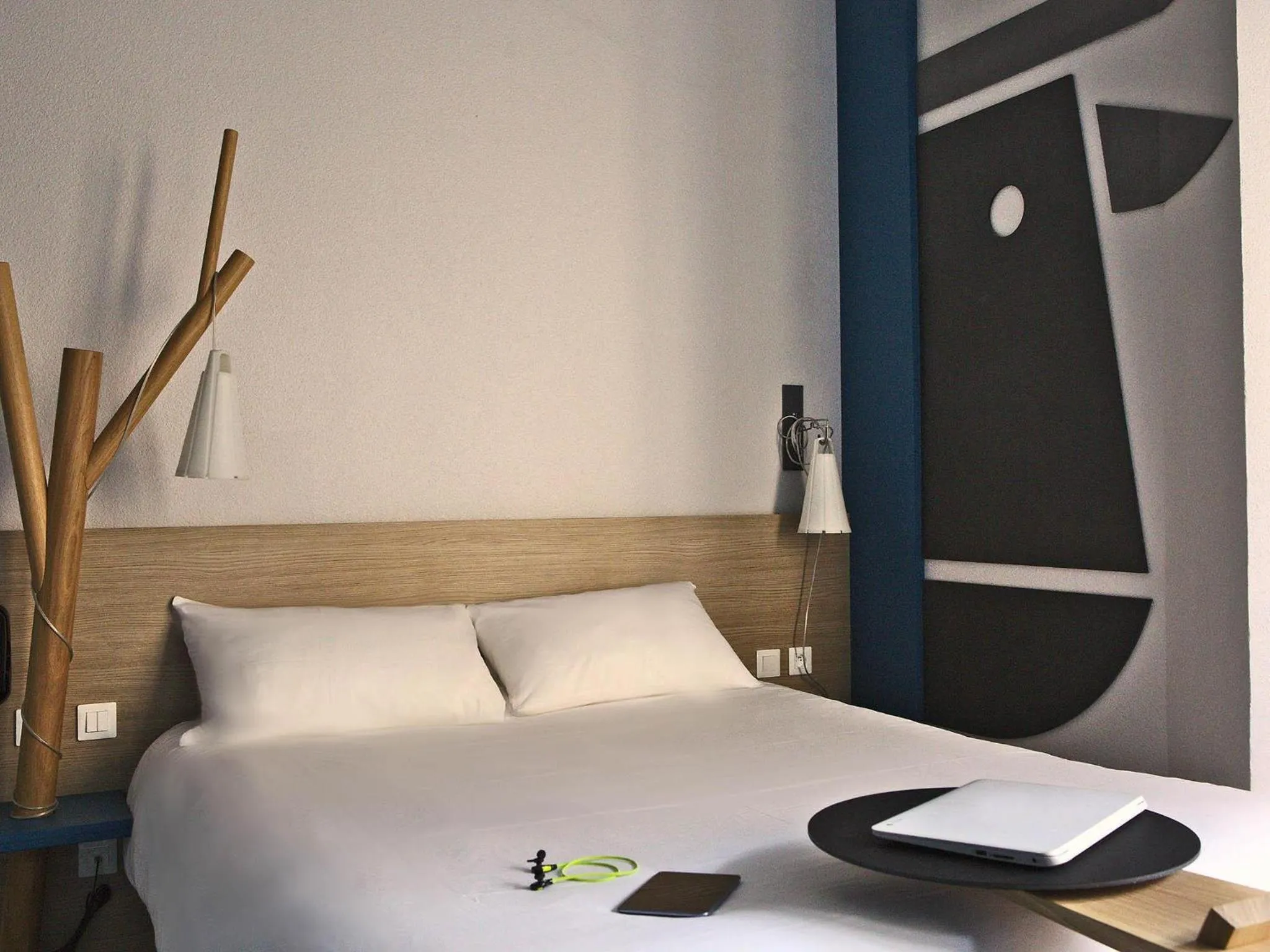 Bedroom, Bed in ibis Styles Moulins Centre