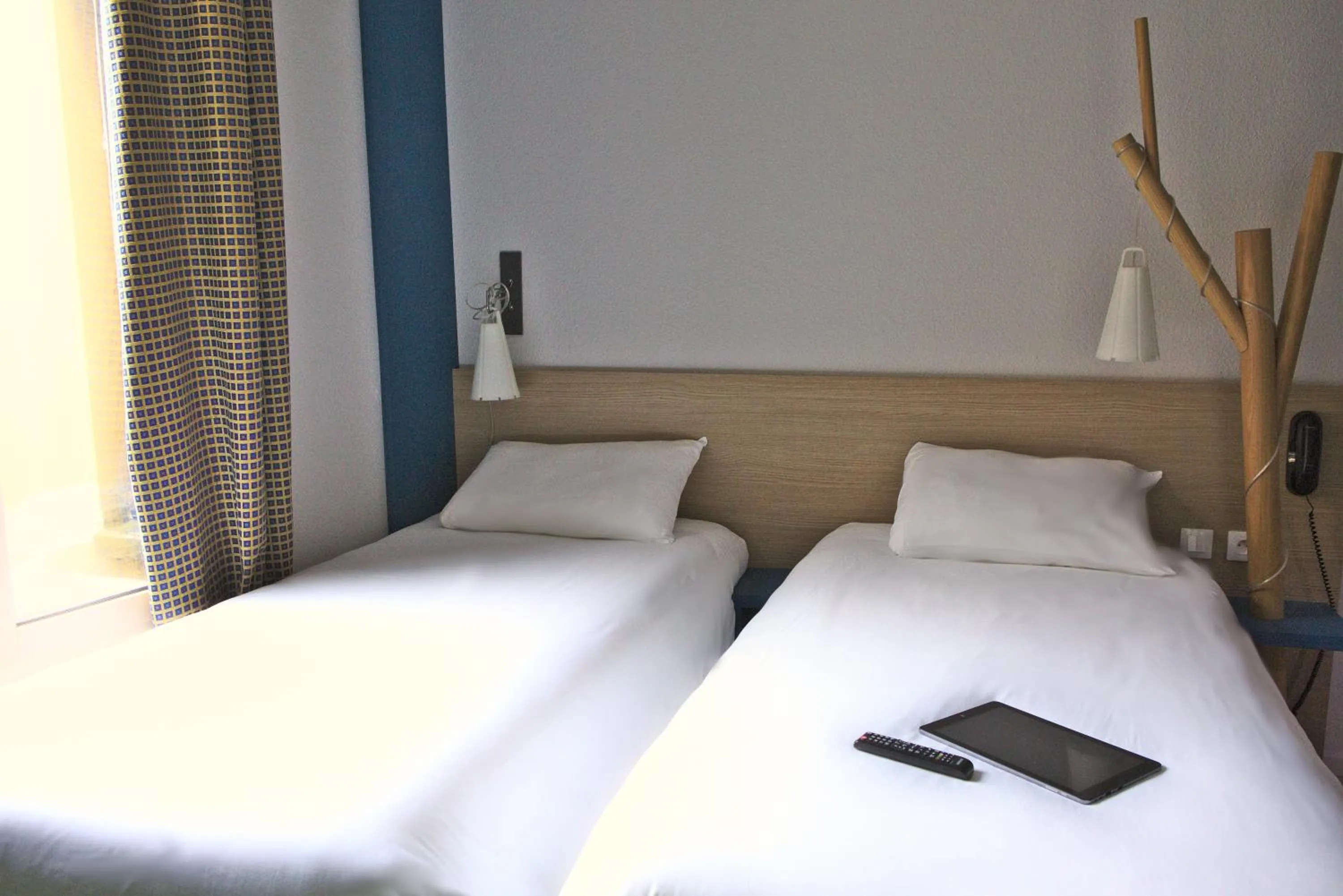 Photo of the whole room, Bed in ibis Styles Moulins Centre