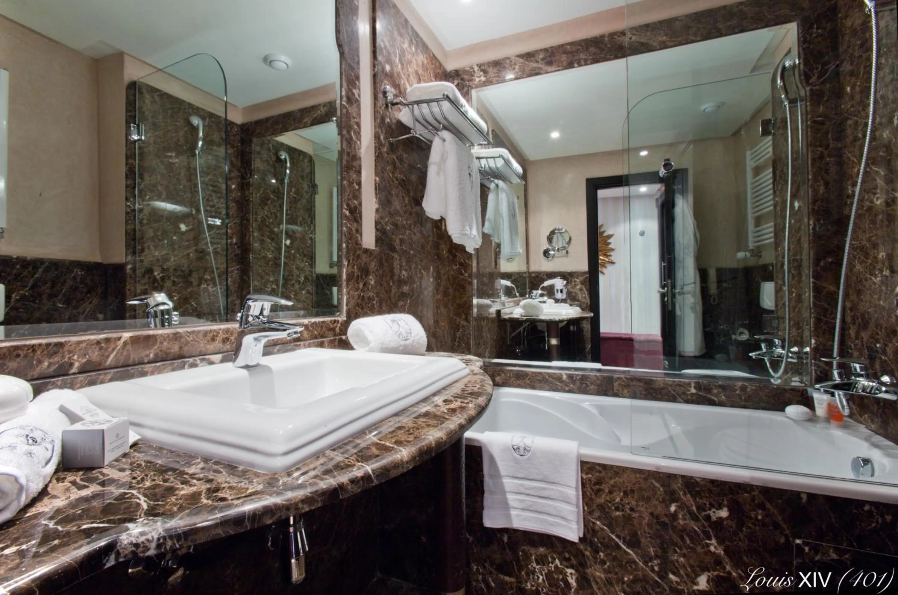 Bathroom in Art Palace Suites & Spa