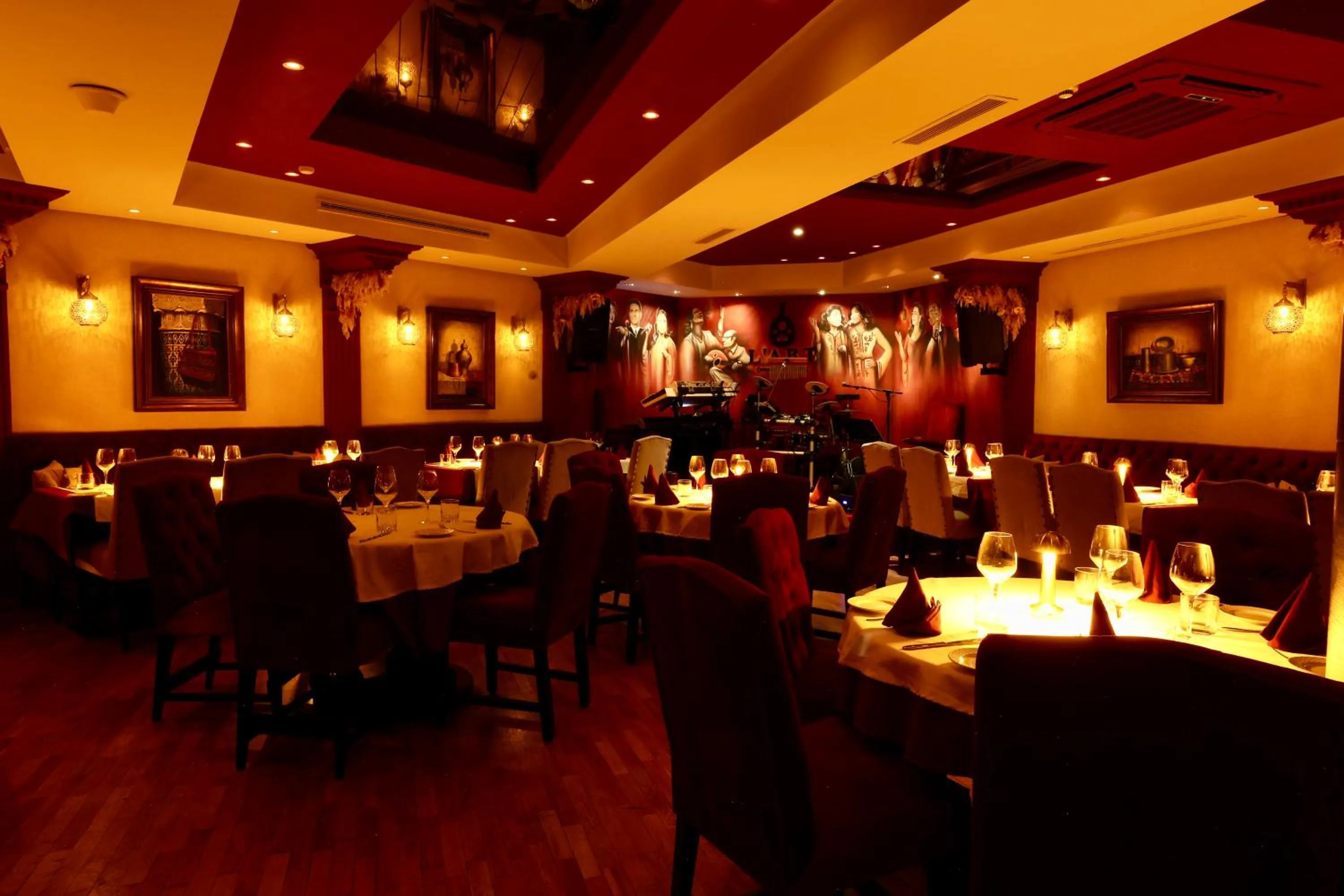 Restaurant/places to eat in Art Palace Suites & Spa