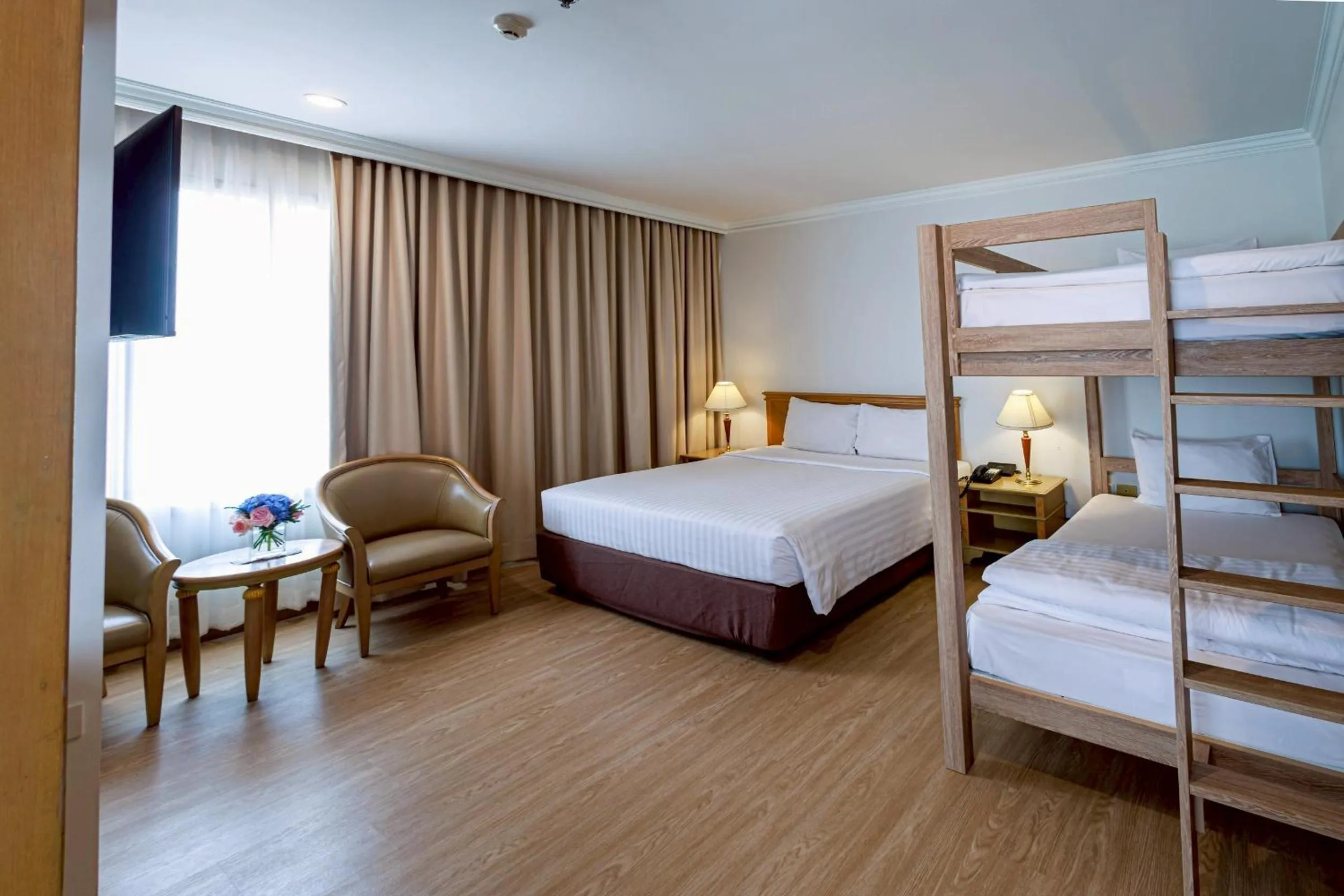 Bed in Prince Palace Hotel Bangkok