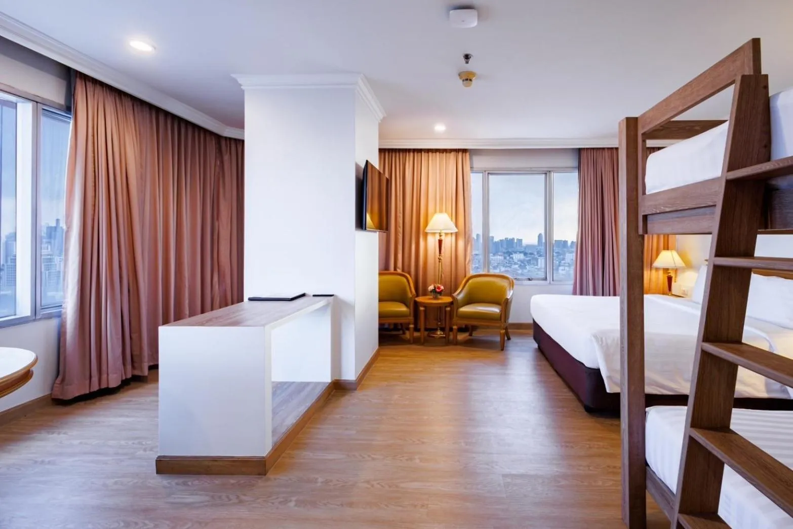 Bed in Prince Palace Hotel Bangkok