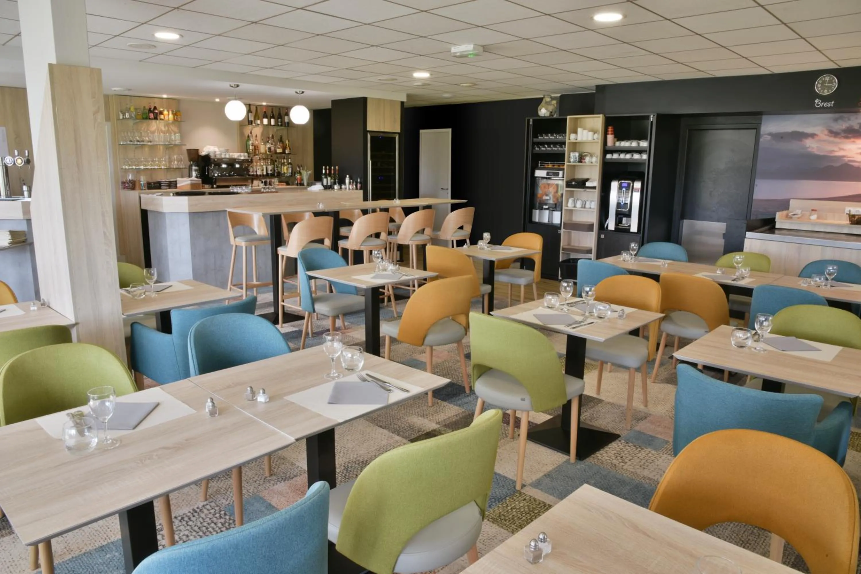 Restaurant/places to eat in Brit Hotel Landivisiau