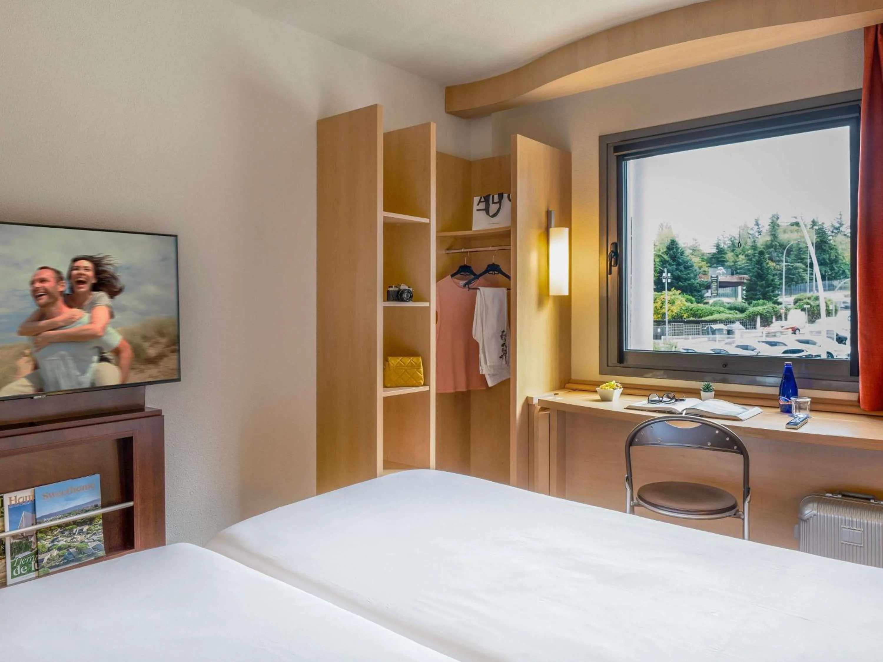 Bedroom, Bed in Ibis Madrid Alcobendas