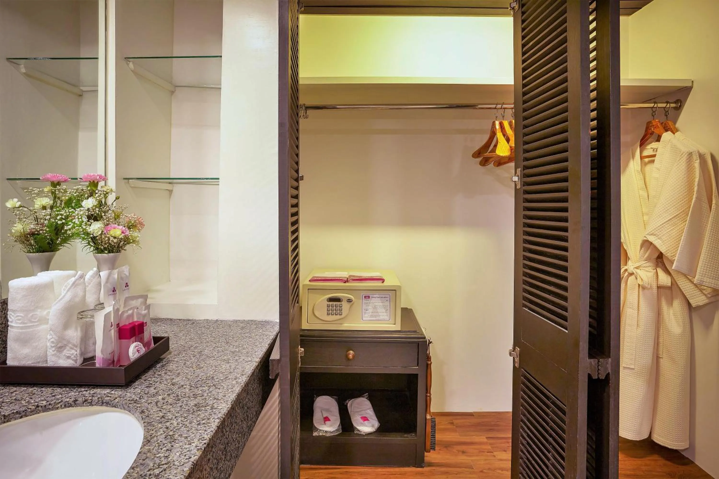 Bathroom in Ambassador Hotel Bangkok