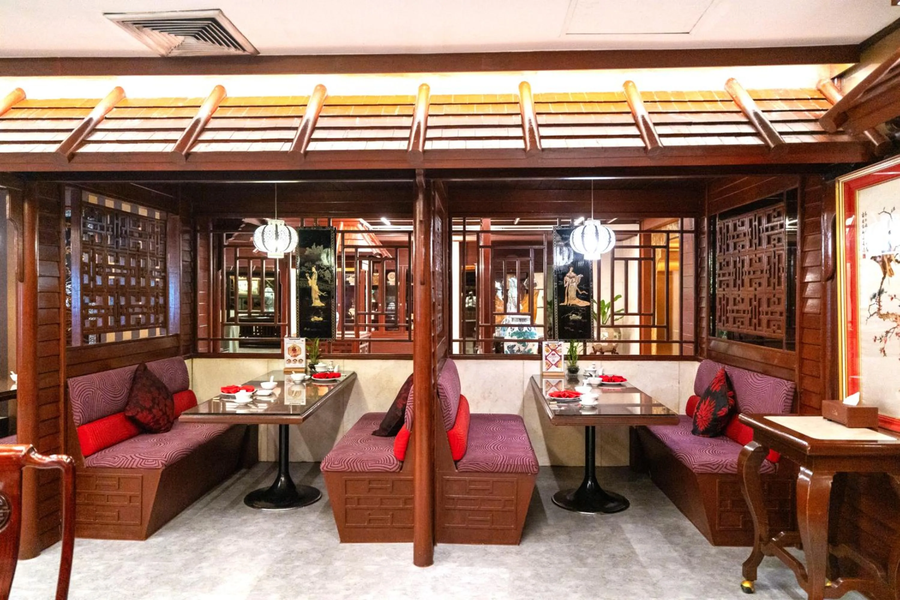 Restaurant/places to eat in Ambassador Hotel Bangkok