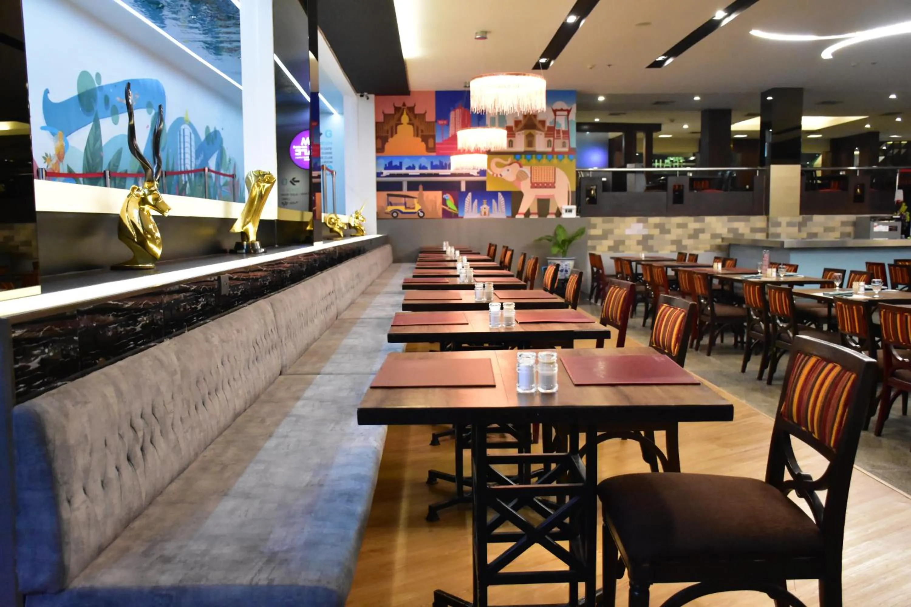 Restaurant/places to eat in Ambassador Hotel Bangkok