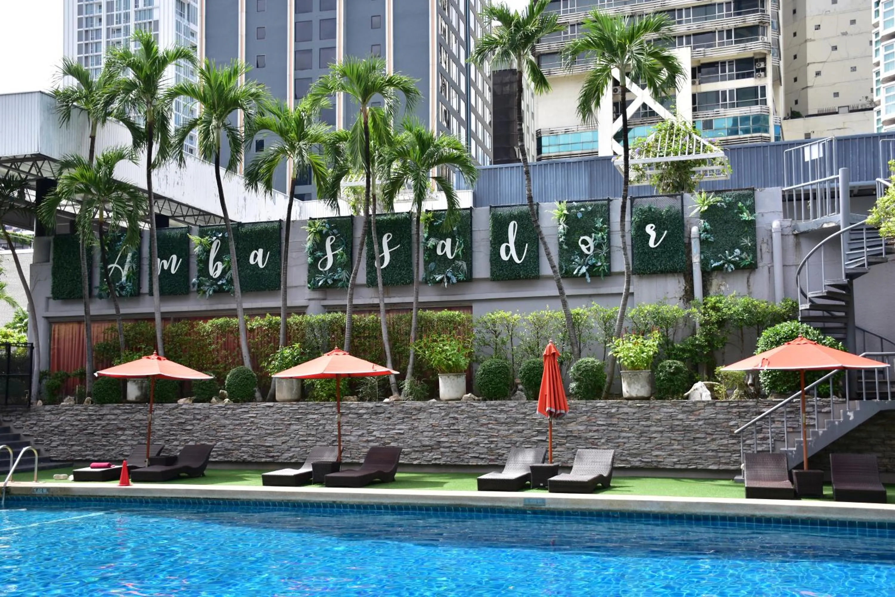 Swimming pool in Ambassador Hotel Bangkok