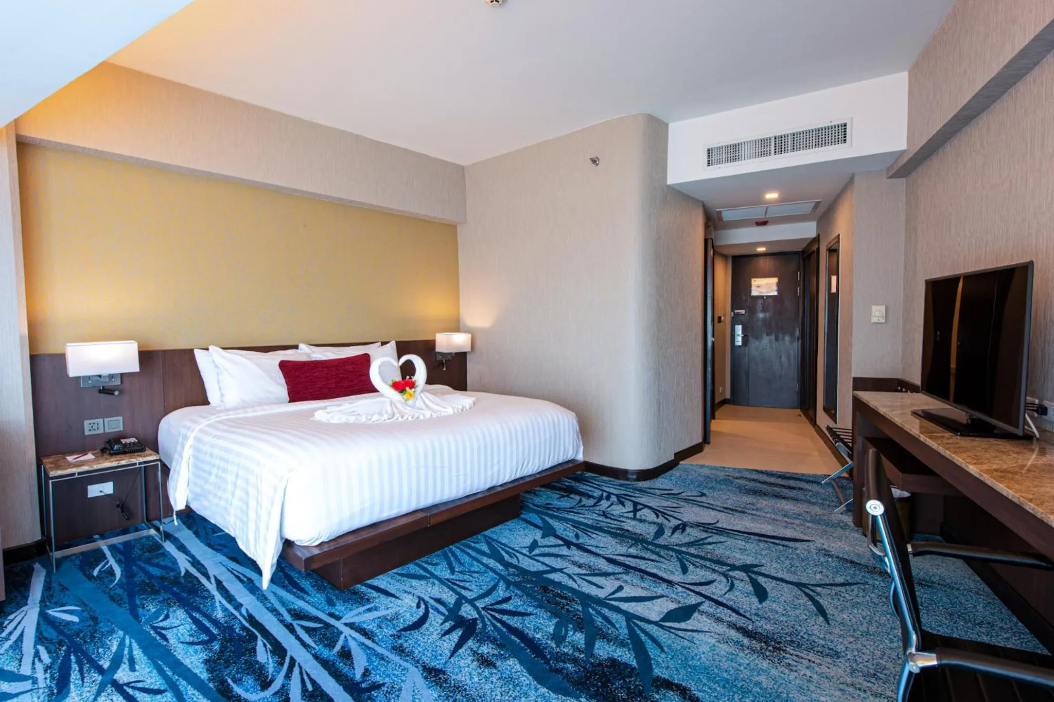 Bed in Ambassador Hotel Bangkok