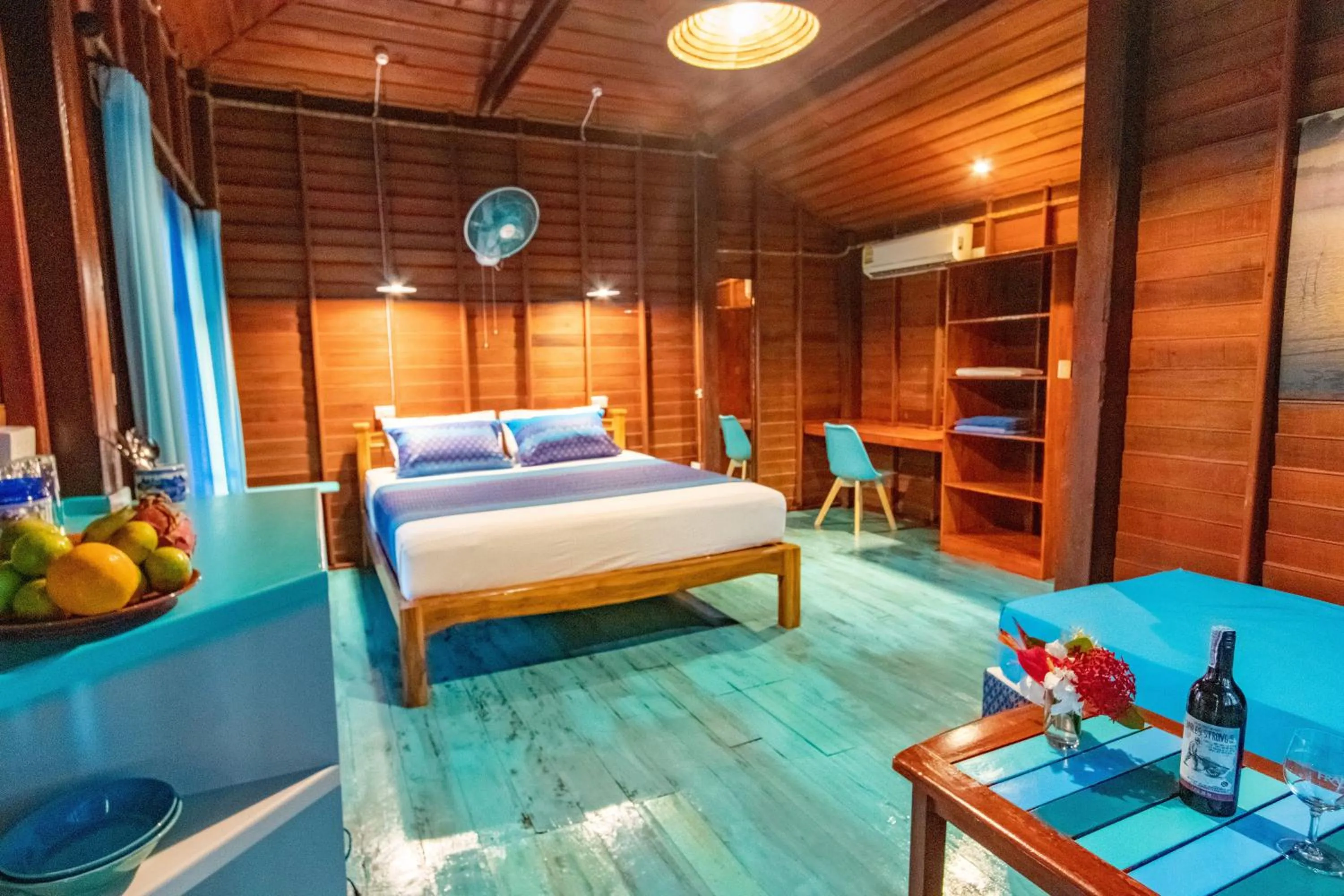 Photo of the whole room, Bed in Baan Kiao