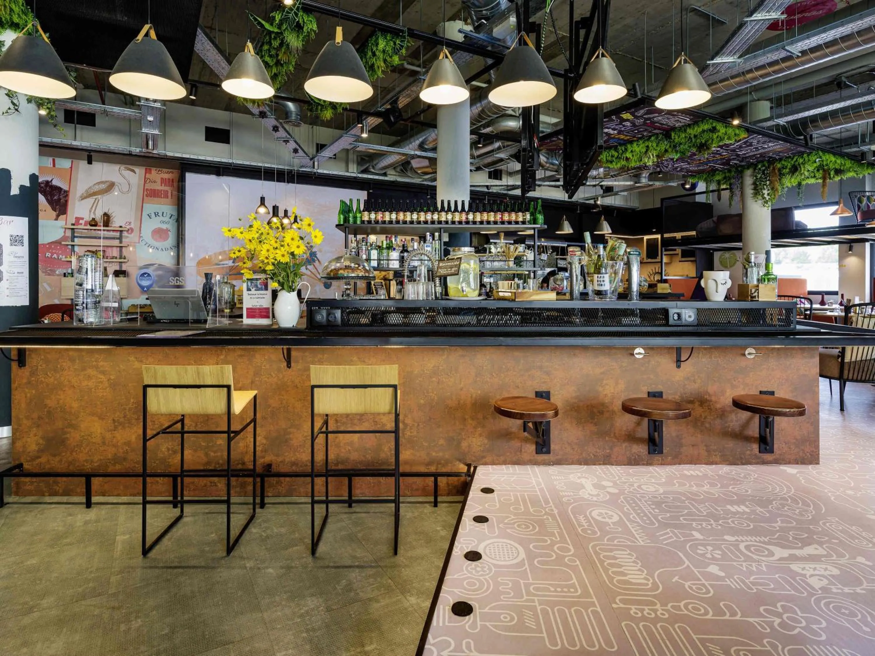 Lounge or bar in Ibis Madrid Getafe