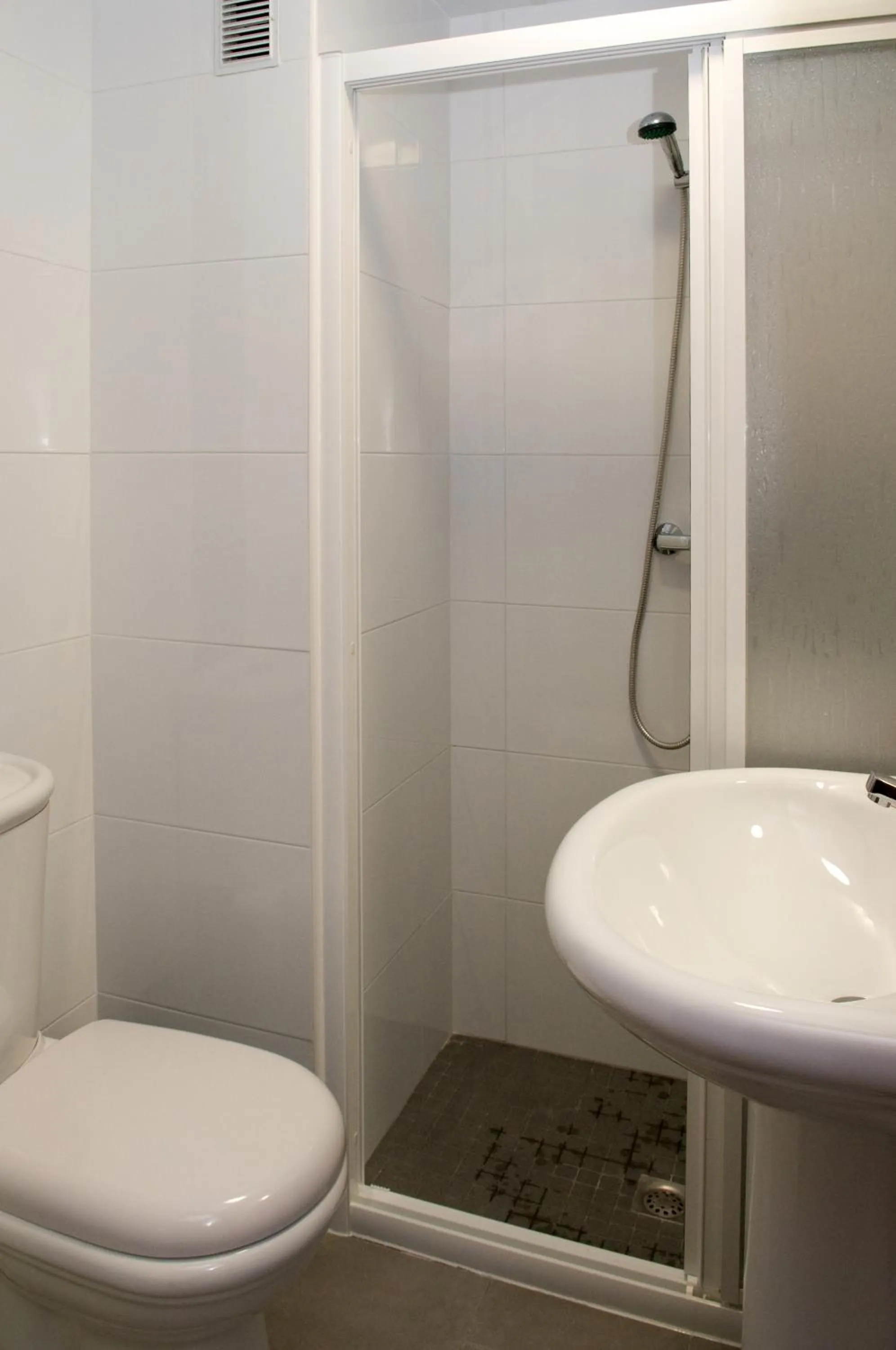 Bathroom in Hostal Isabel