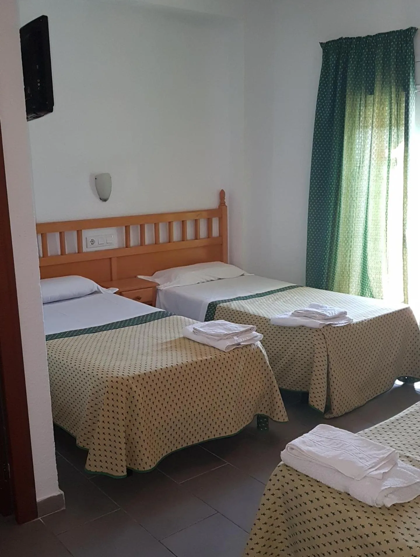 Photo of the whole room, Bed in Hostal Isabel