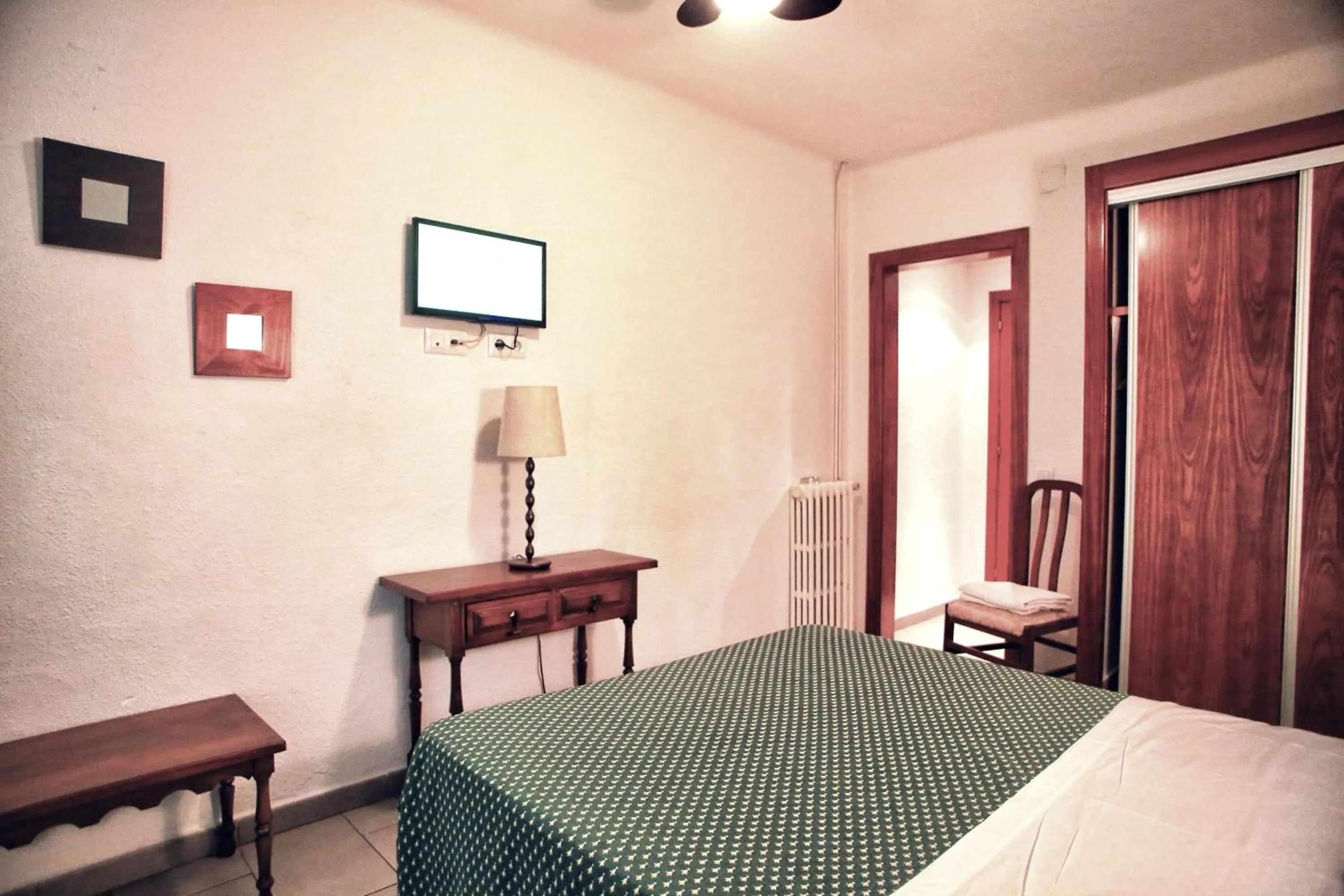 Bedroom, Bed in Hostal Isabel