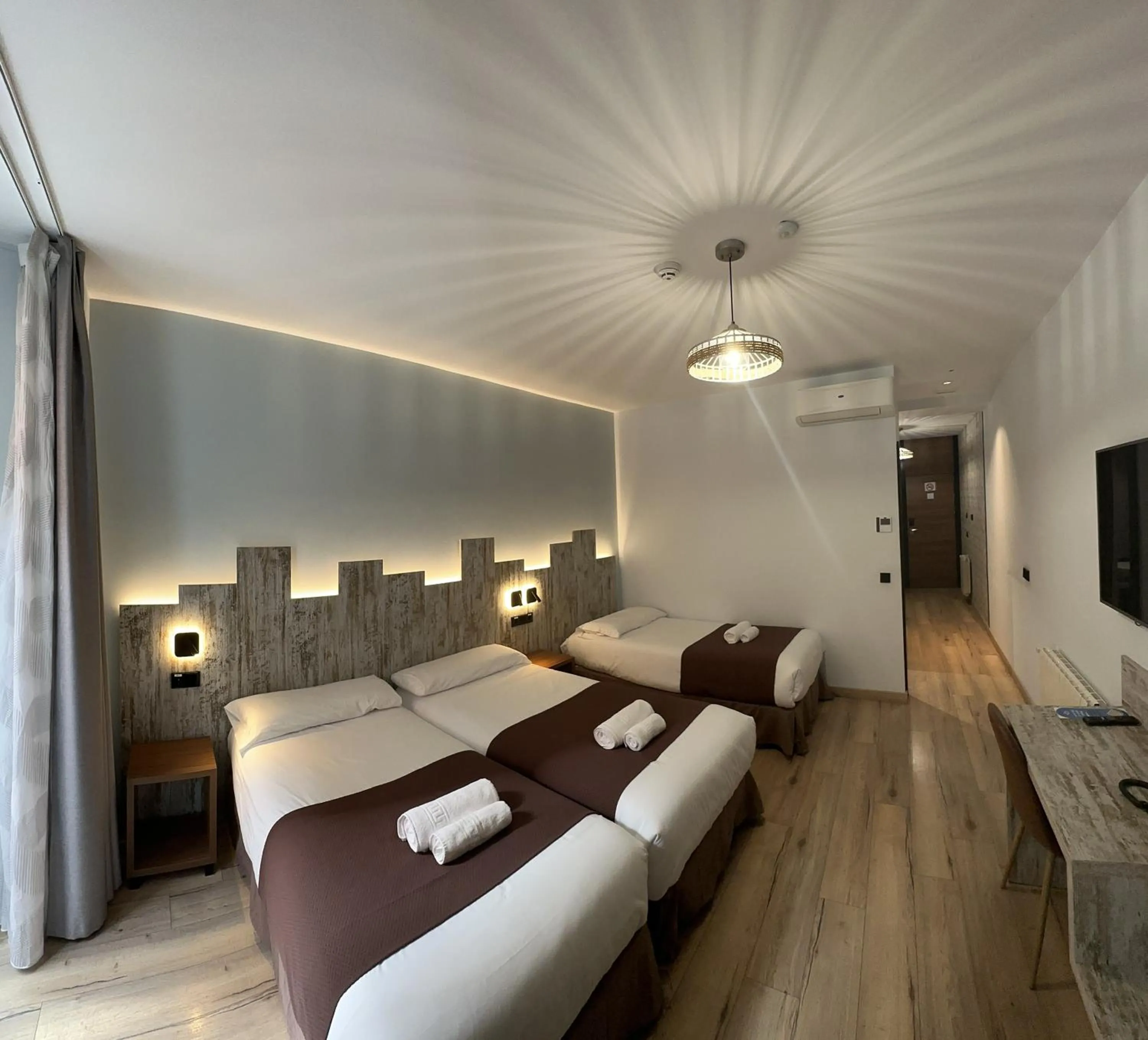 Bed in Hostal Anton Martin