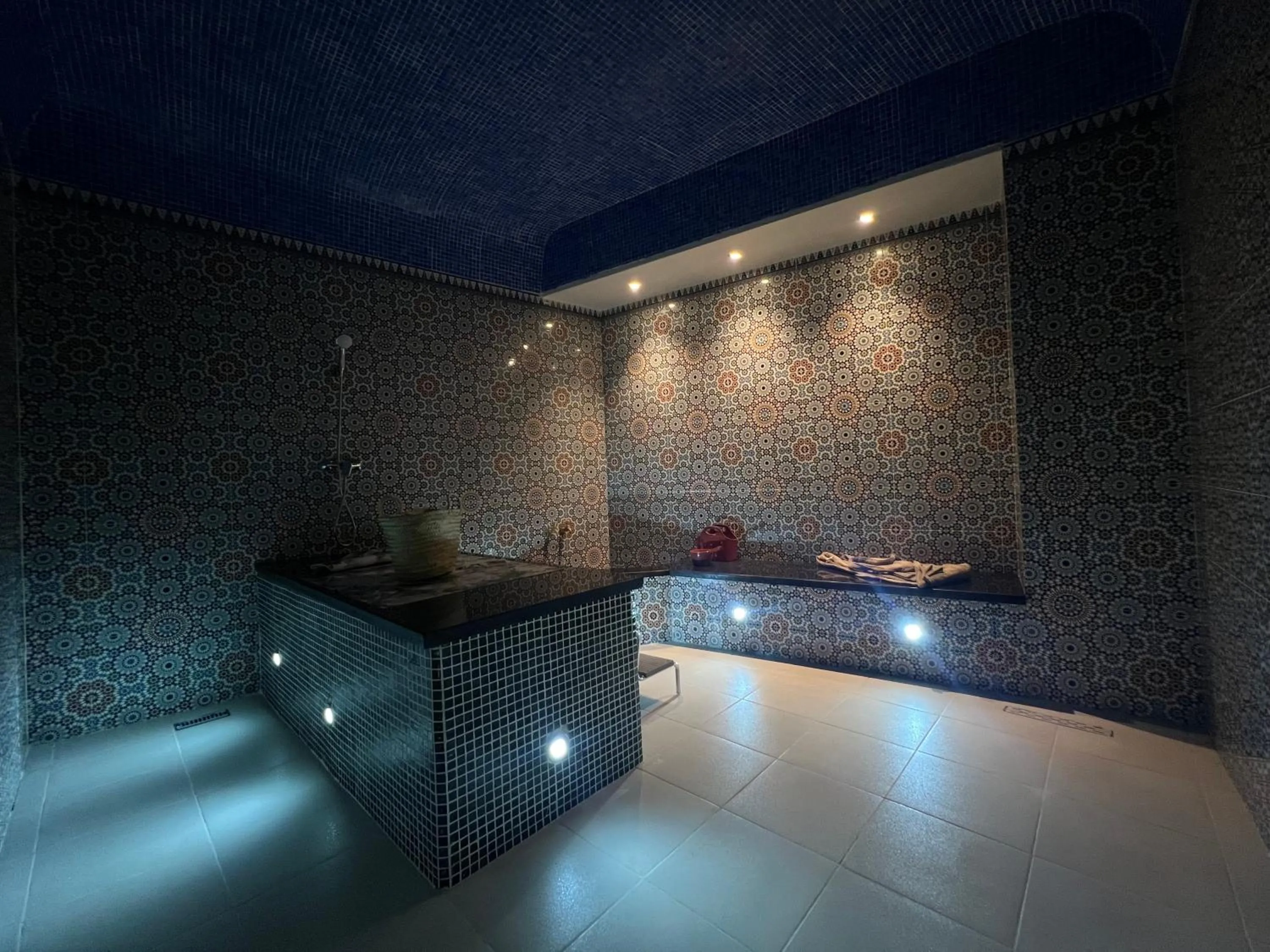 Massage in HAMILTON Agadir