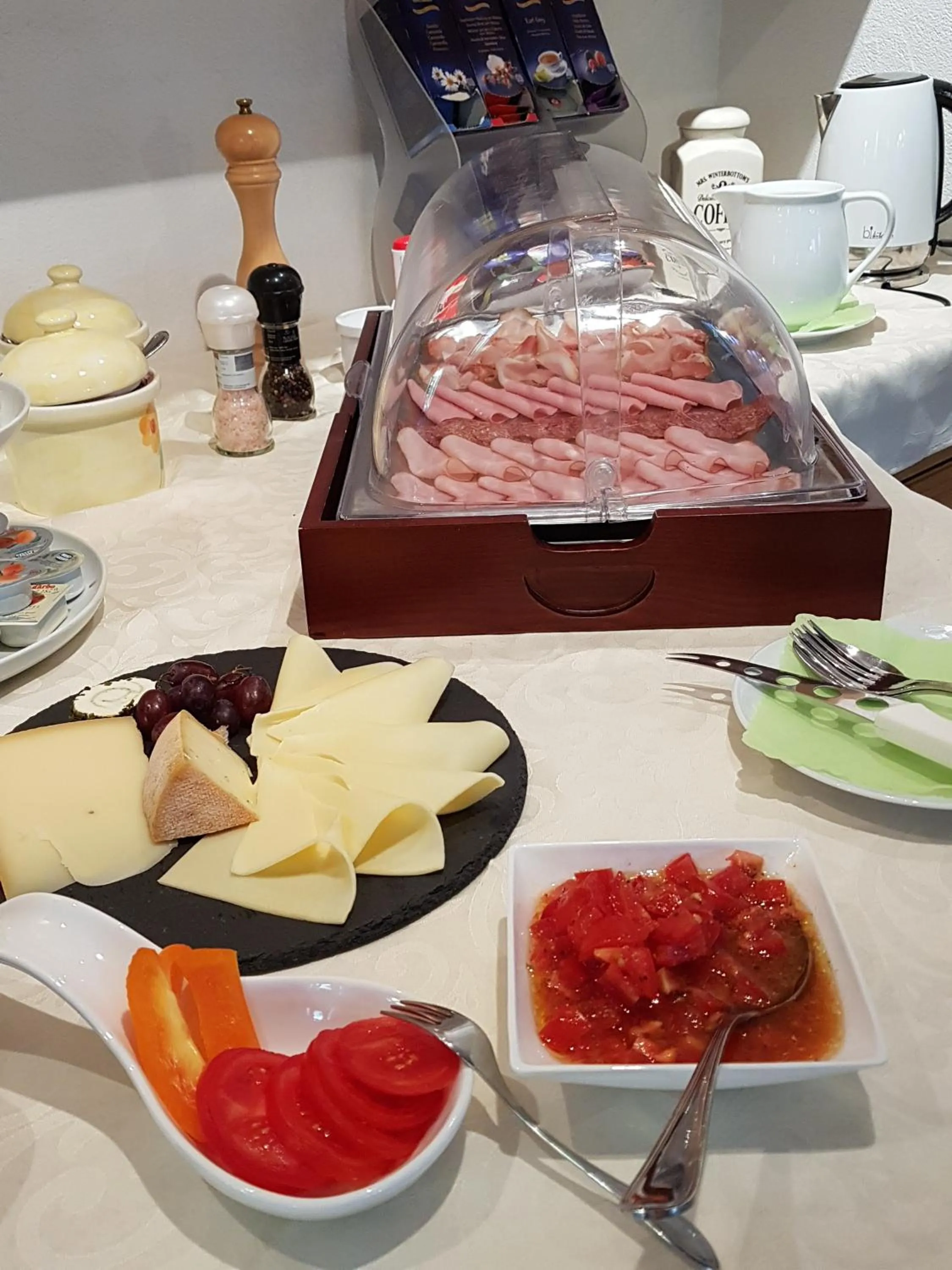 Buffet breakfast in Apart-Garni Motnaida