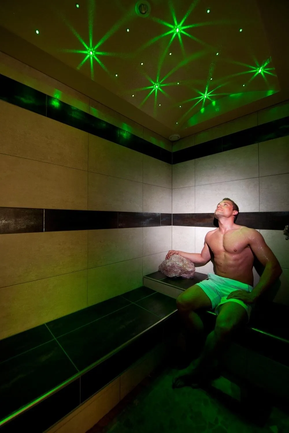 Steam room in Apart-Garni Motnaida