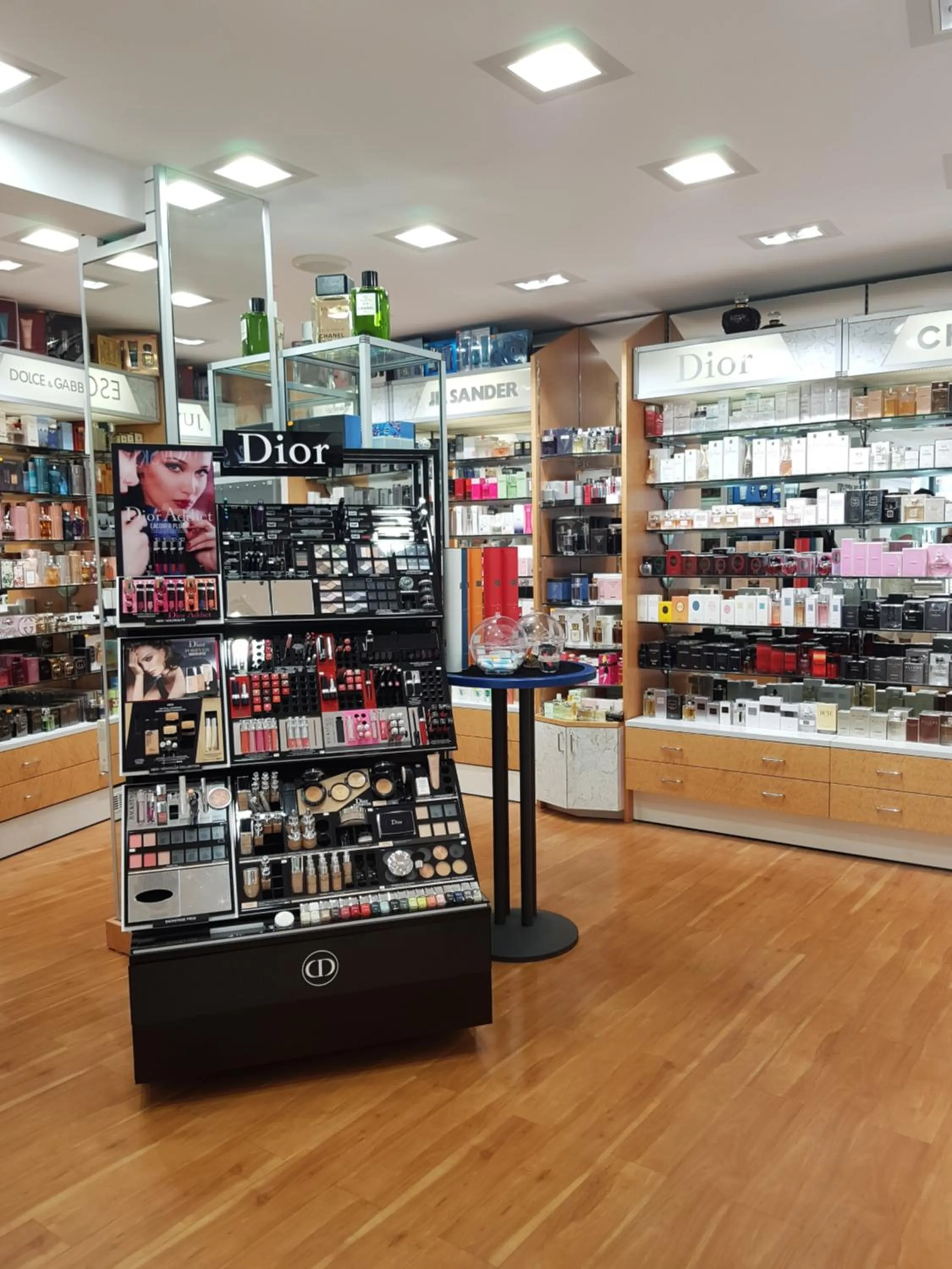 Shopping Area in Apart-Garni Motnaida