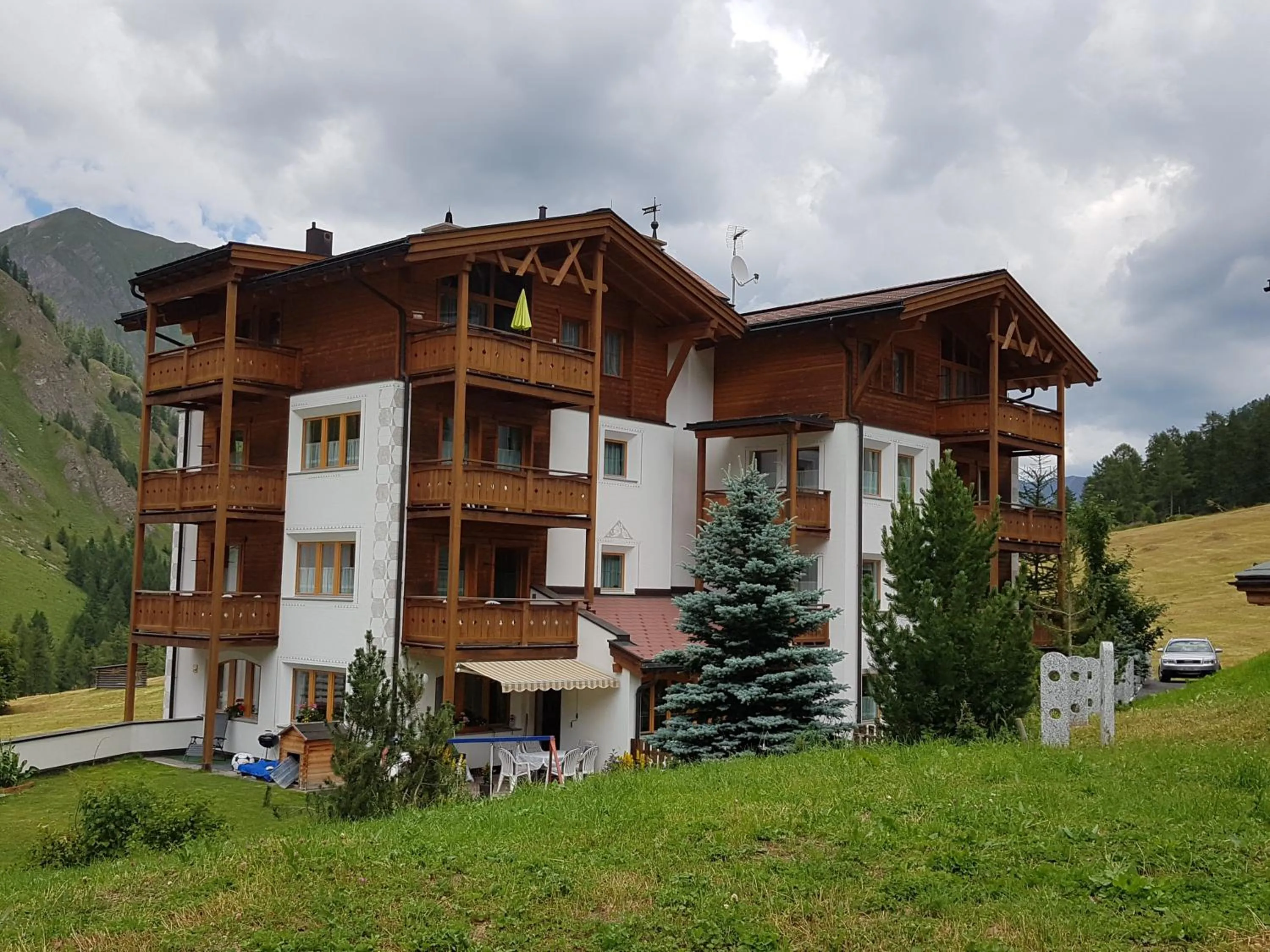Facade/entrance in Apart-Garni Motnaida