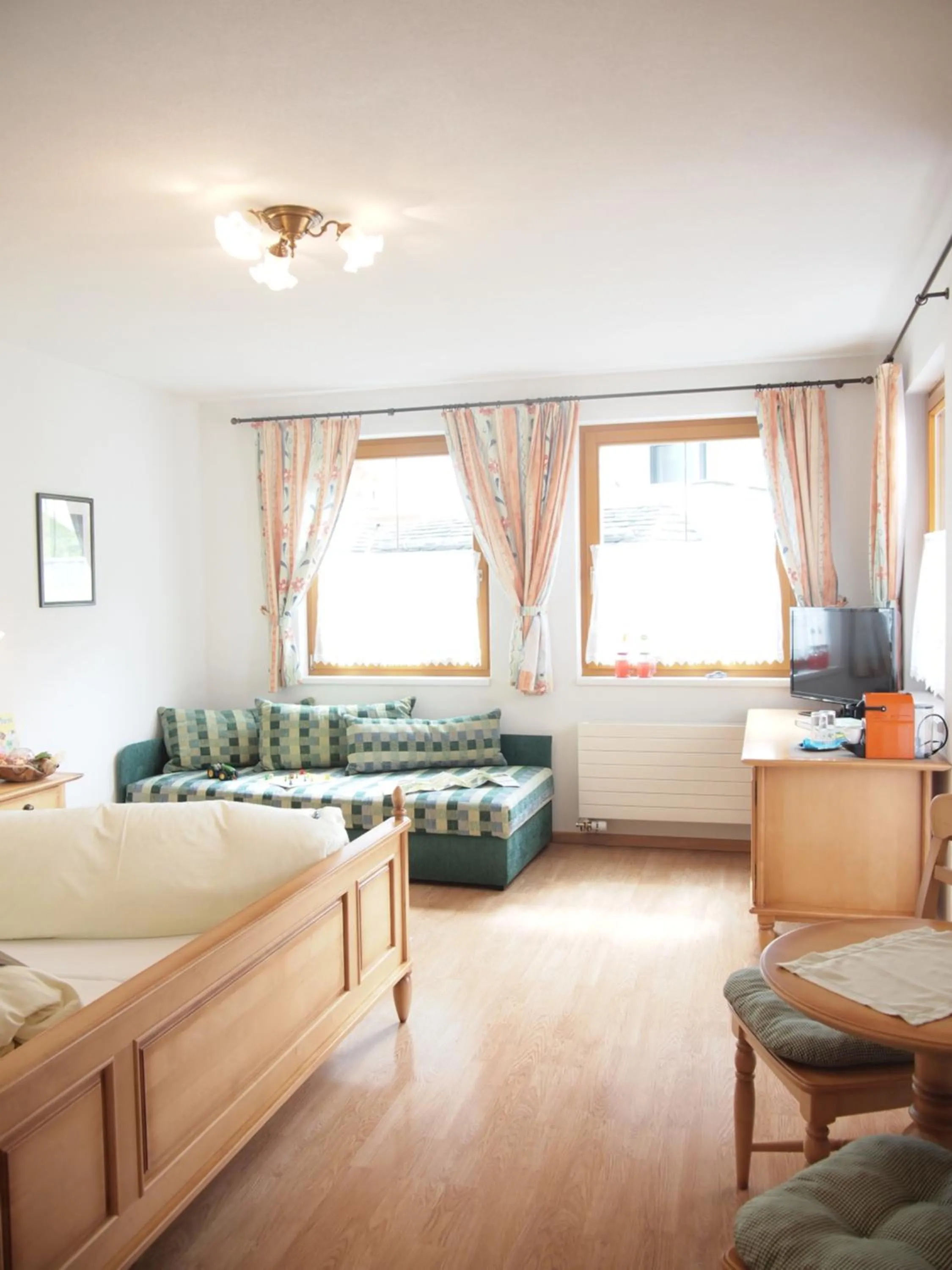 Photo of the whole room, Bed in Apart-Garni Motnaida