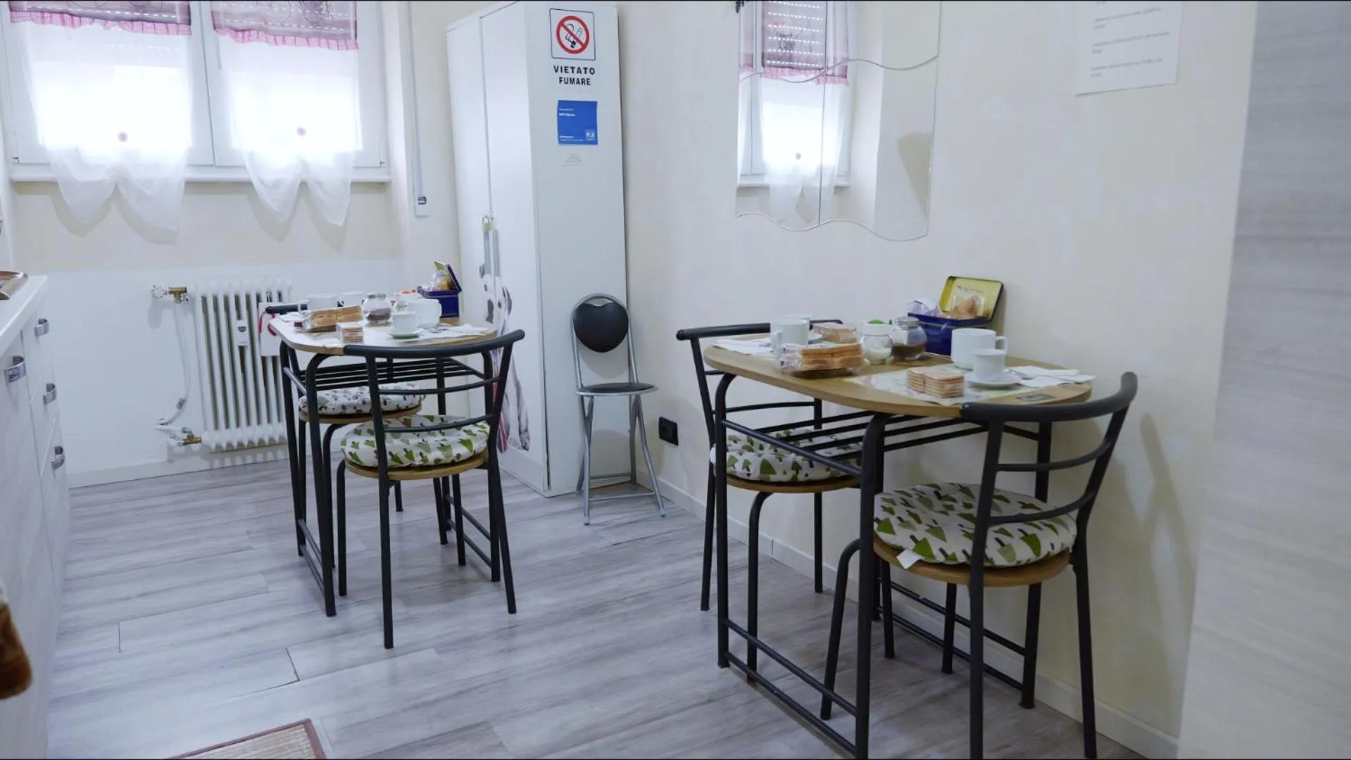 Kitchen or kitchenette in B&B Alpaca Biella