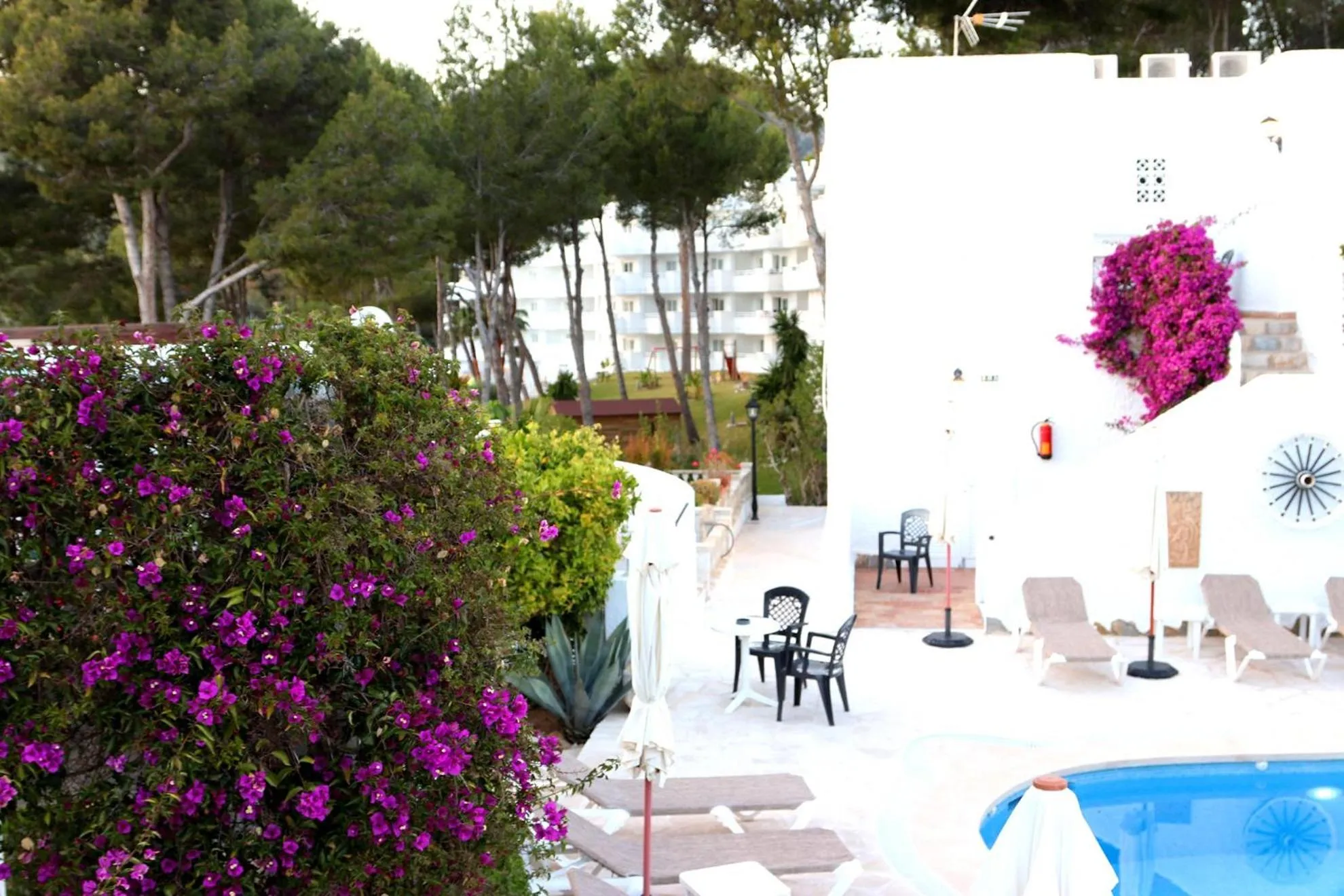 Villa Columbus Rooms and Restaurant