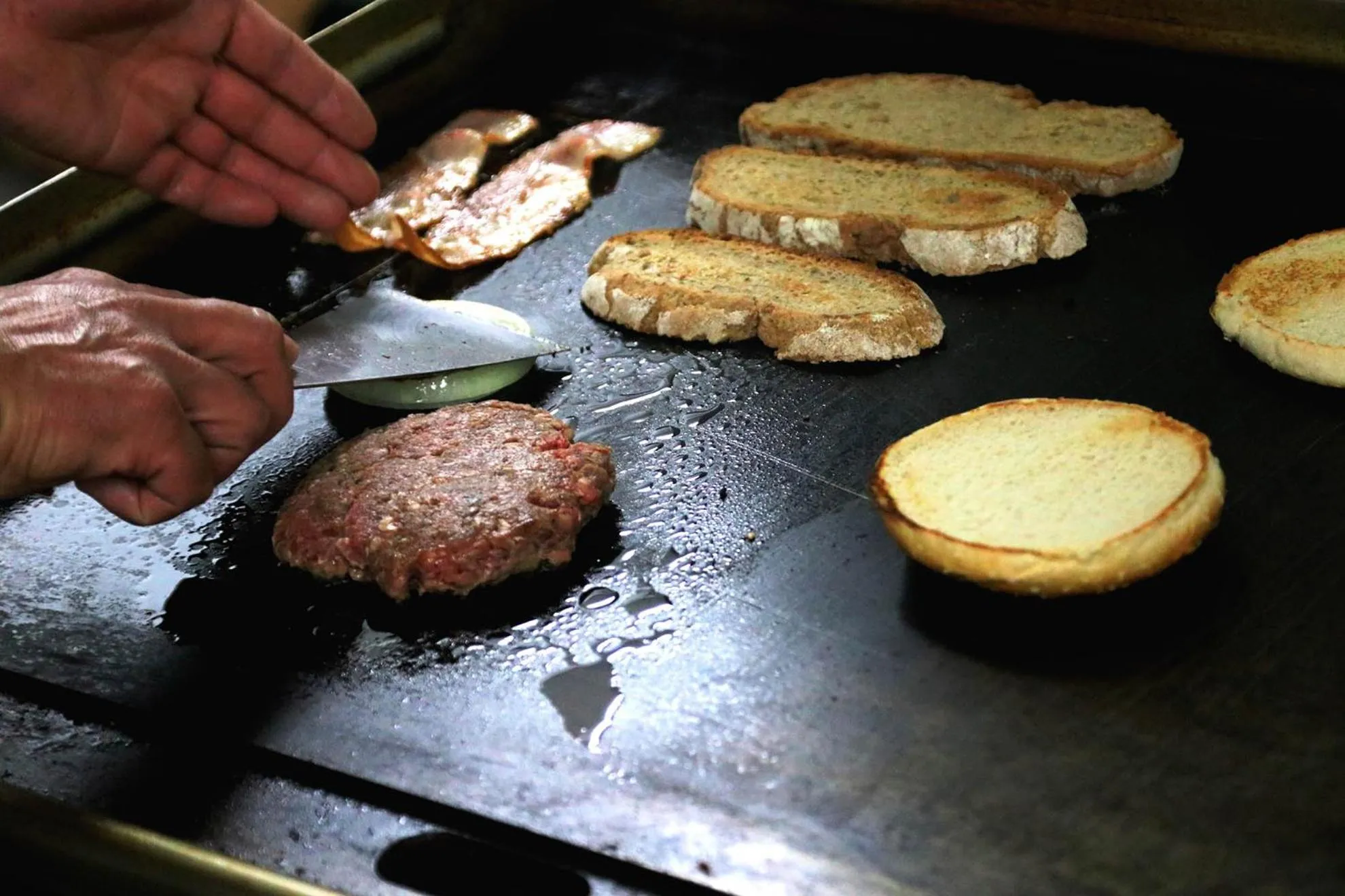 Villa Columbus Rooms and Restaurant