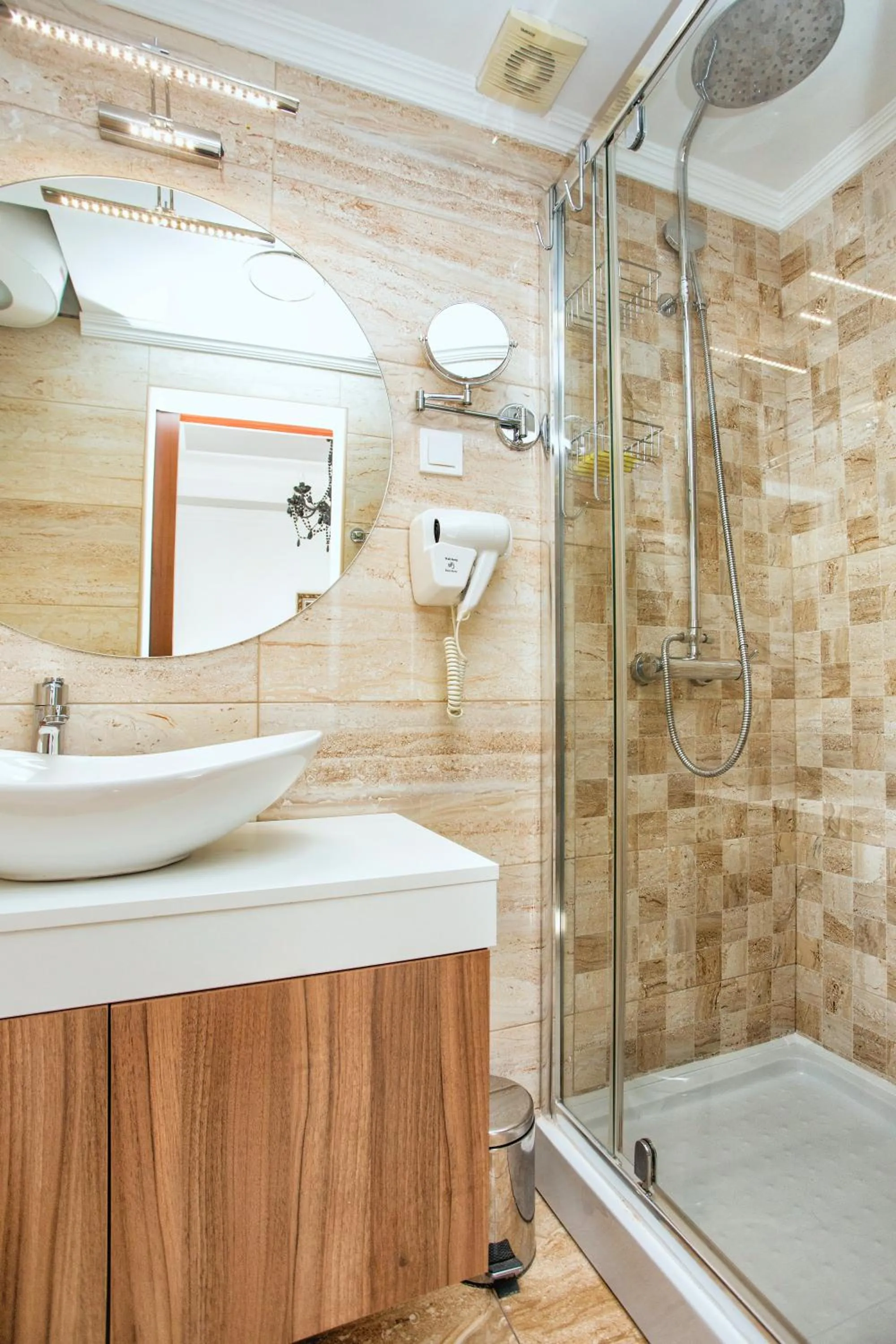 Bathroom in Hotel Admiral