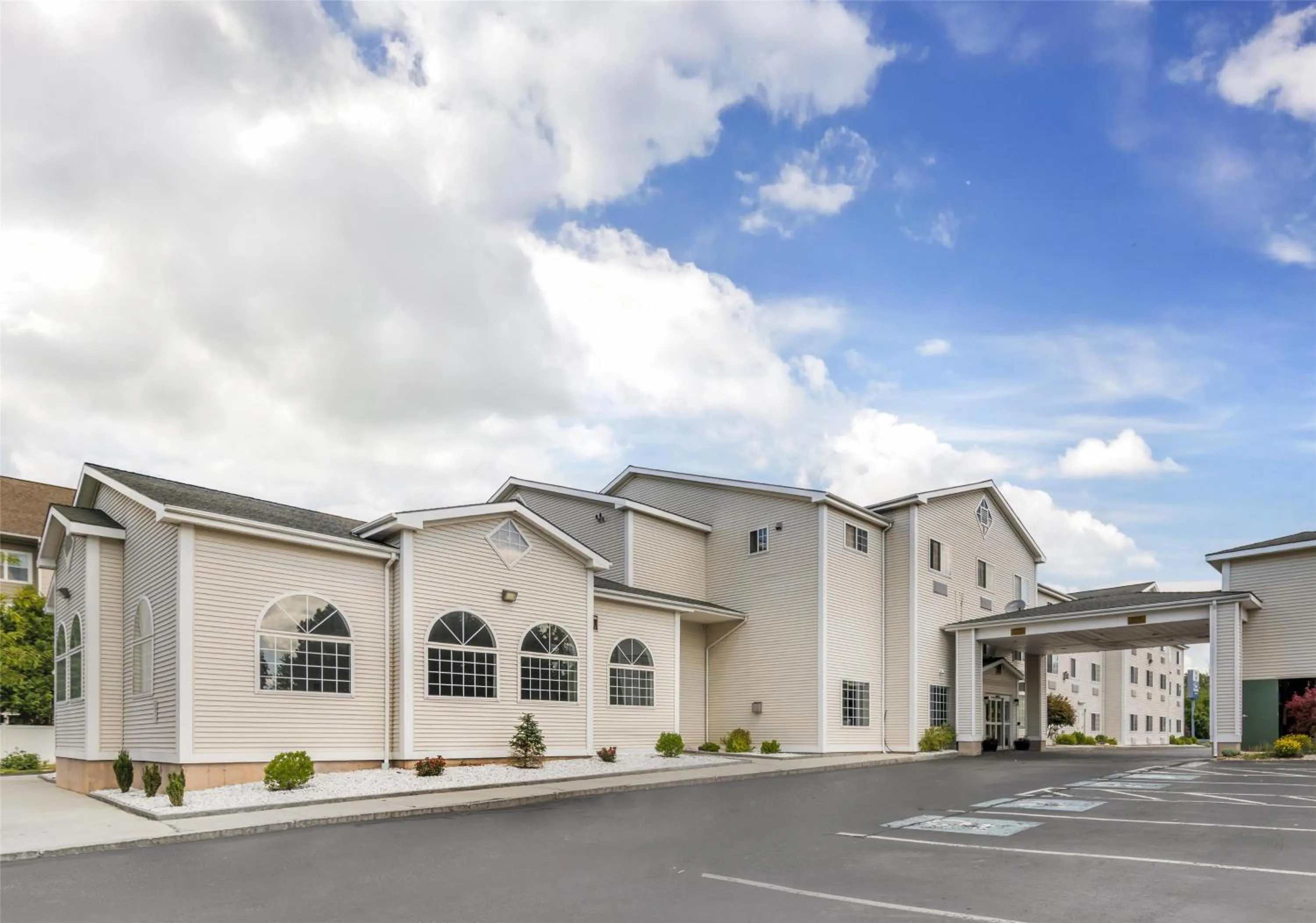Property building in Best Western Concord Inn and Suites