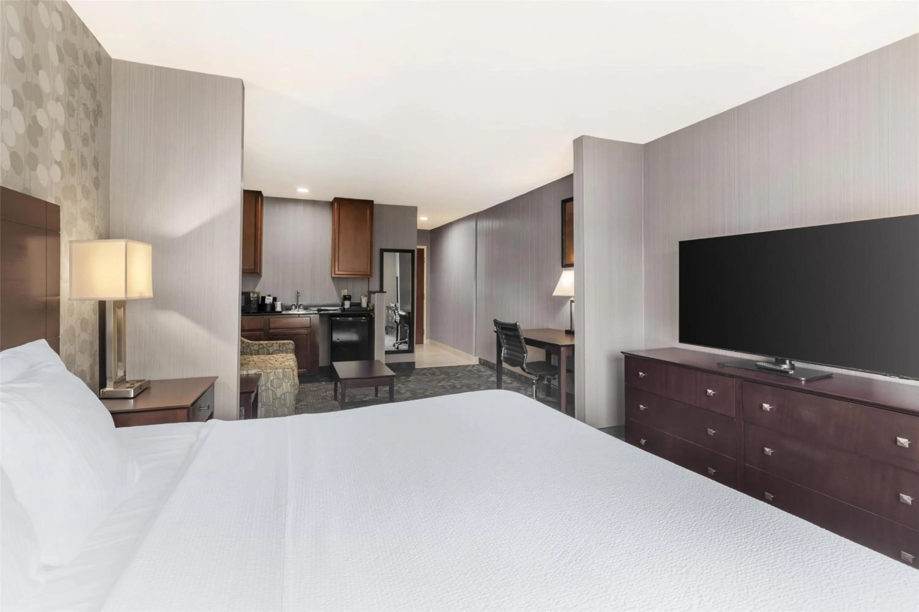 Bedroom, Bed in Best Western Concord Inn and Suites