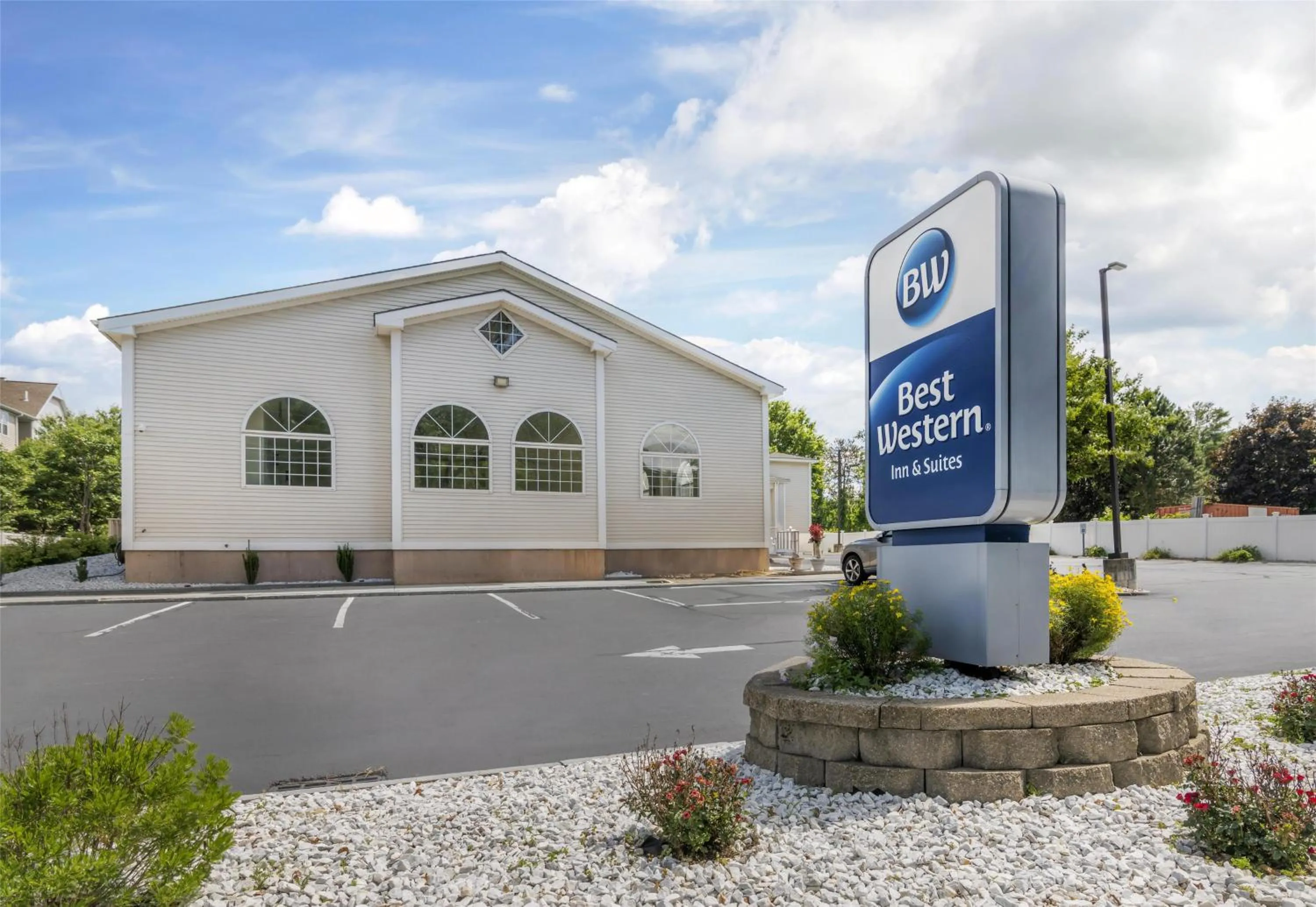 Property building in Best Western Concord Inn and Suites