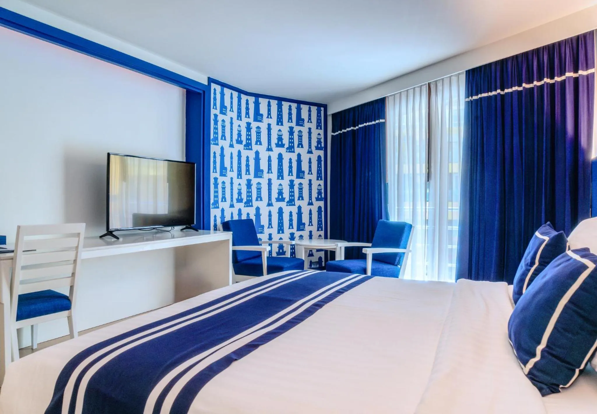 View (from property/room), Bed in A-One New Wing Hotel