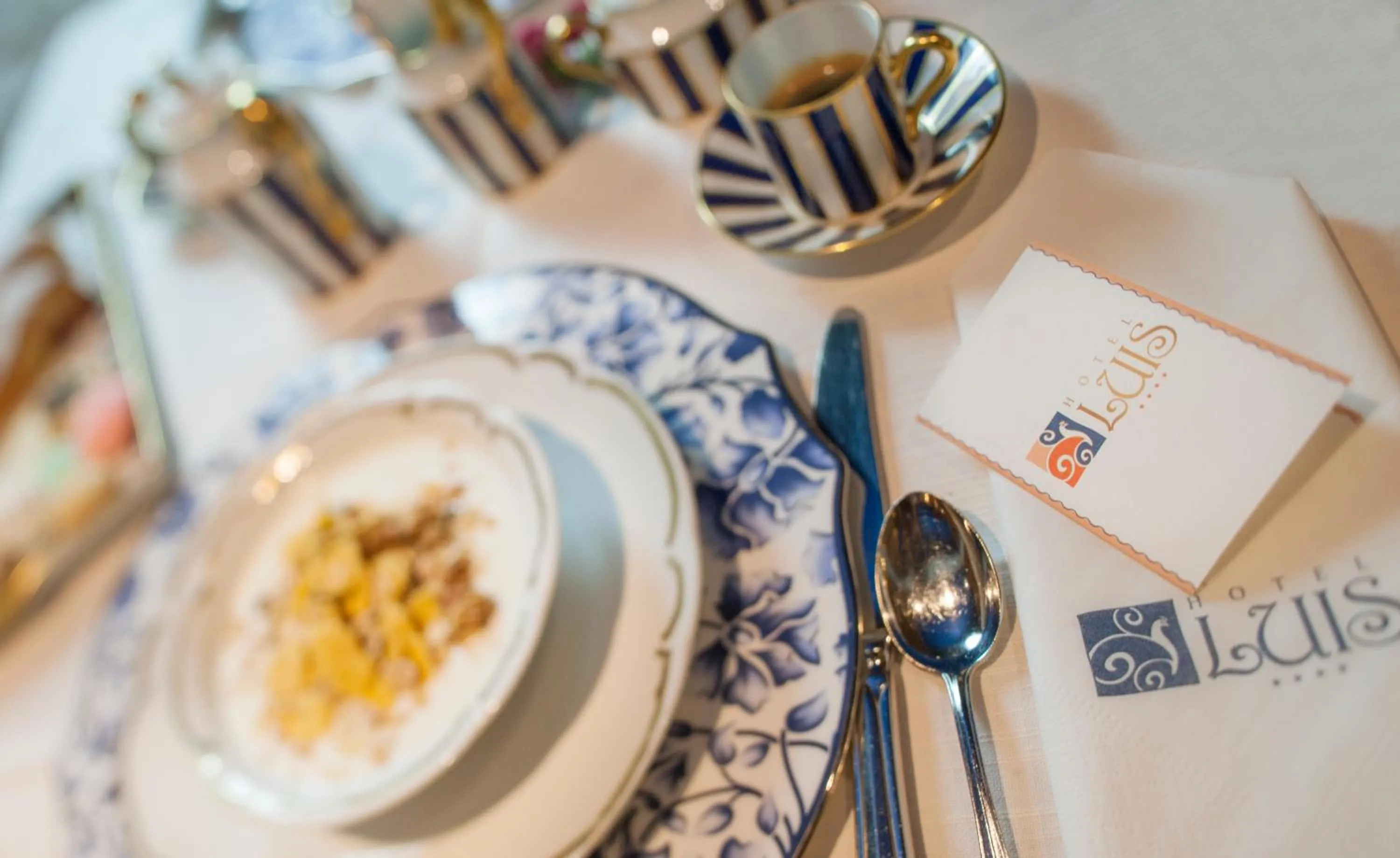 Restaurant/places to eat in Hotel Luis