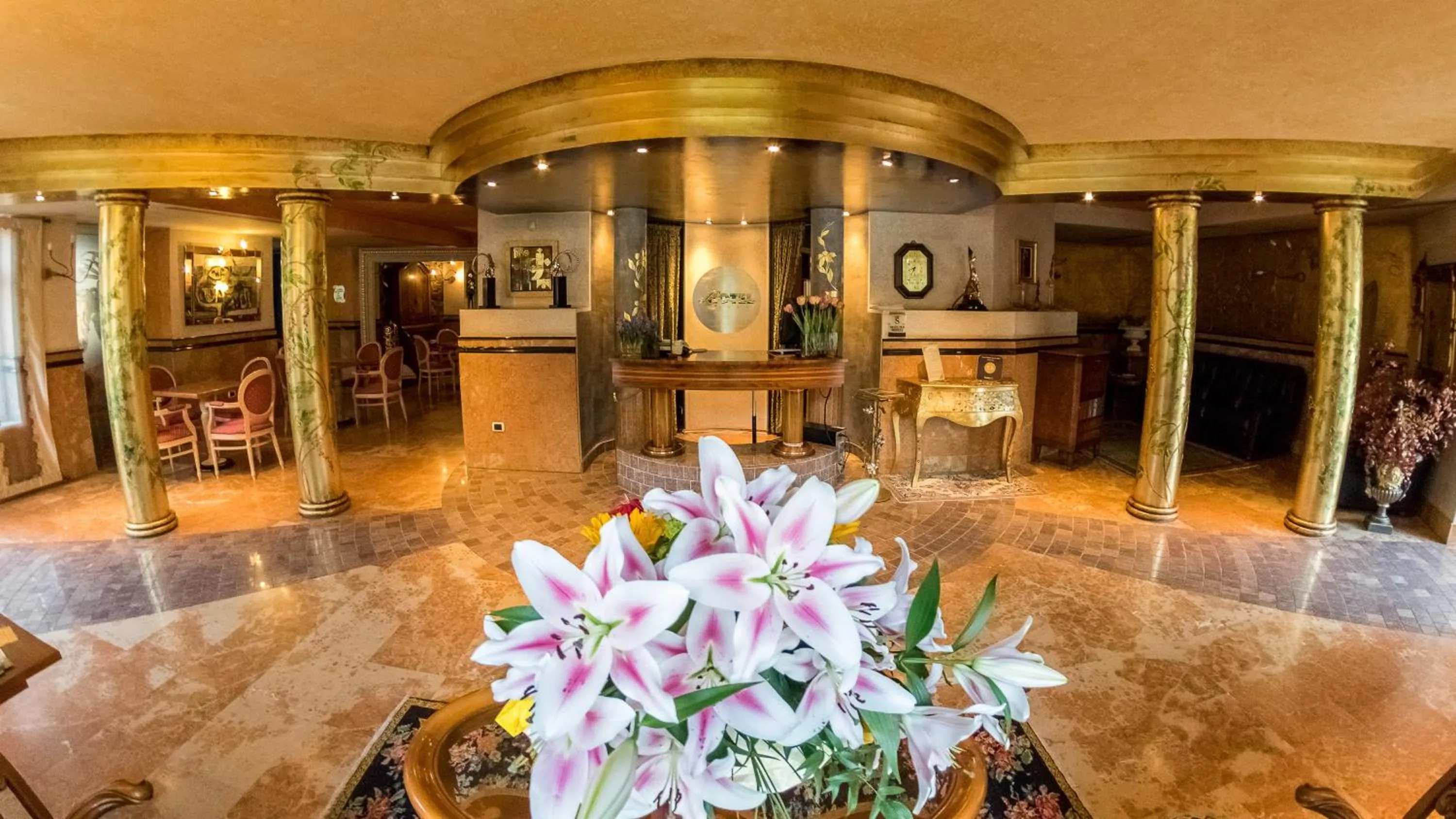 Lobby or reception in Hotel Luis